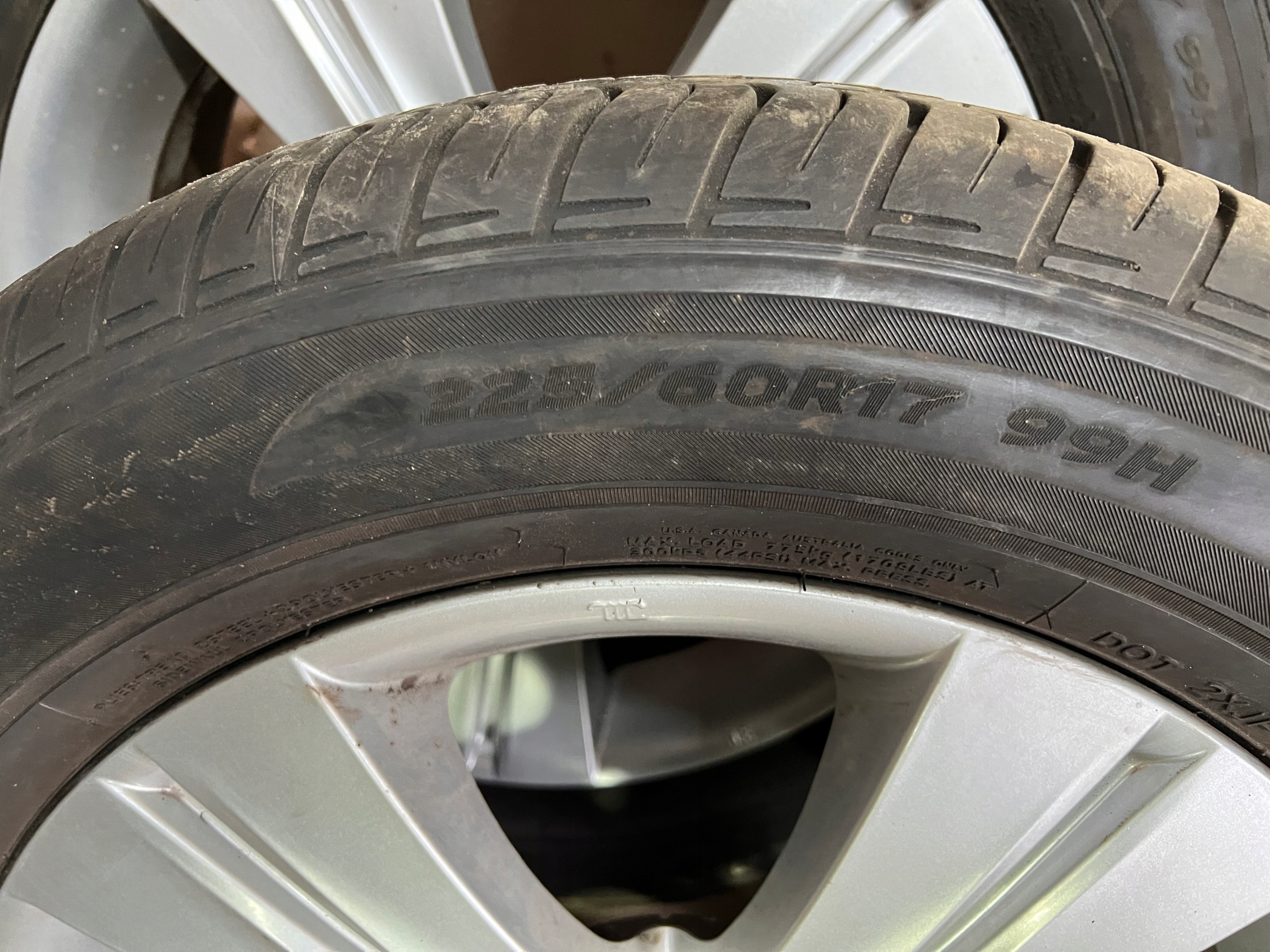 FELGI KOŁA 17" KIA SORENTO SPORTAGE IX35 IX55 Otwór centralny (mm) 67