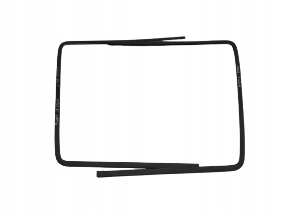 MERCEDES E W124 84- KOMBI LISTWA SZYBY TYLNEJ BAGAŻNIKA