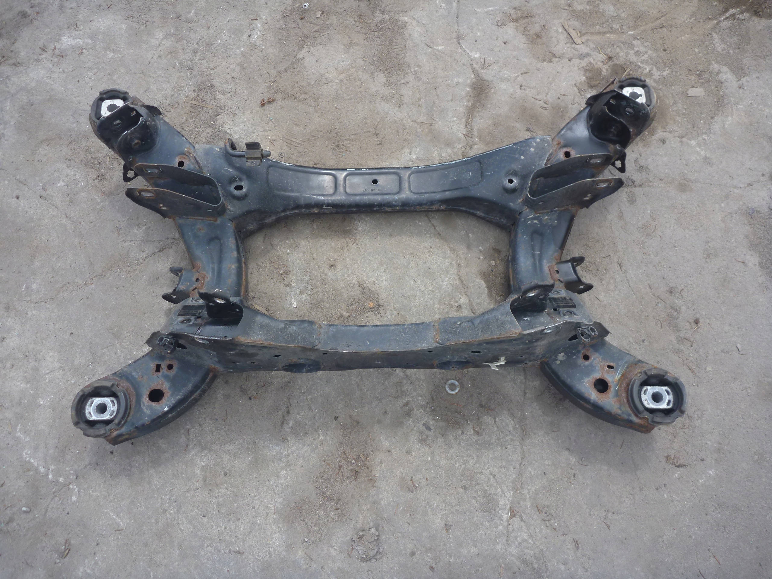 Sanki Tył Belka Tylna Zawieszenia Cadillac XT5 16-