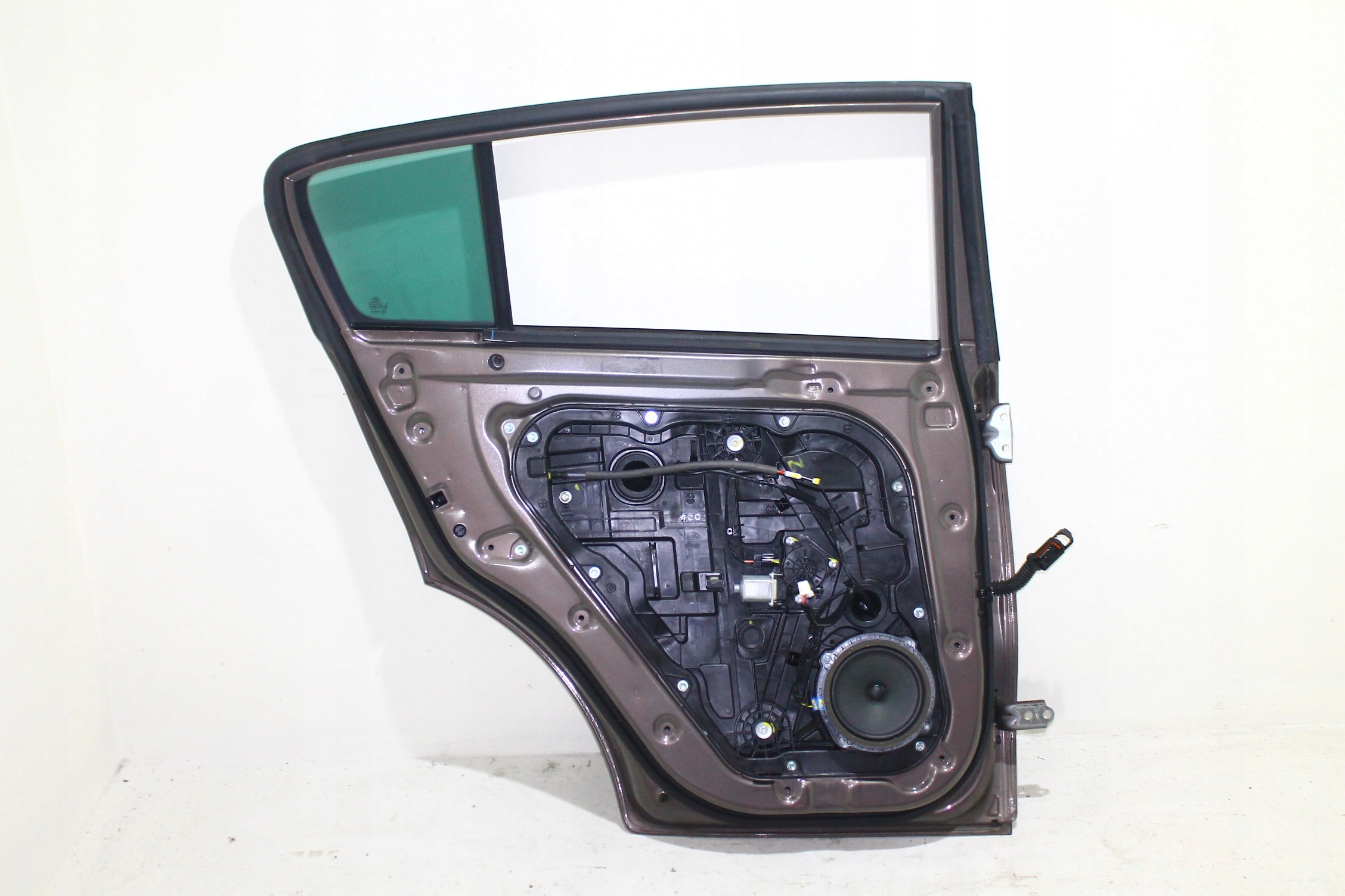 KIA SPORTAGE IV 18- DRZWI LEWE TYŁ Kolor inny kolor