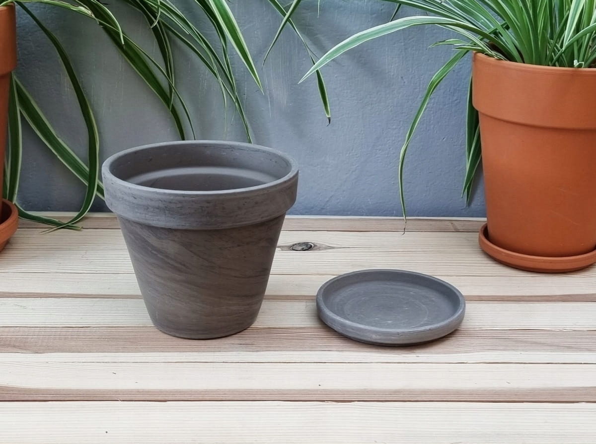 Doniczka gliniana BAZALTOWA + PODSTAWKA 13cm Wysokość produktu 11.6 cm