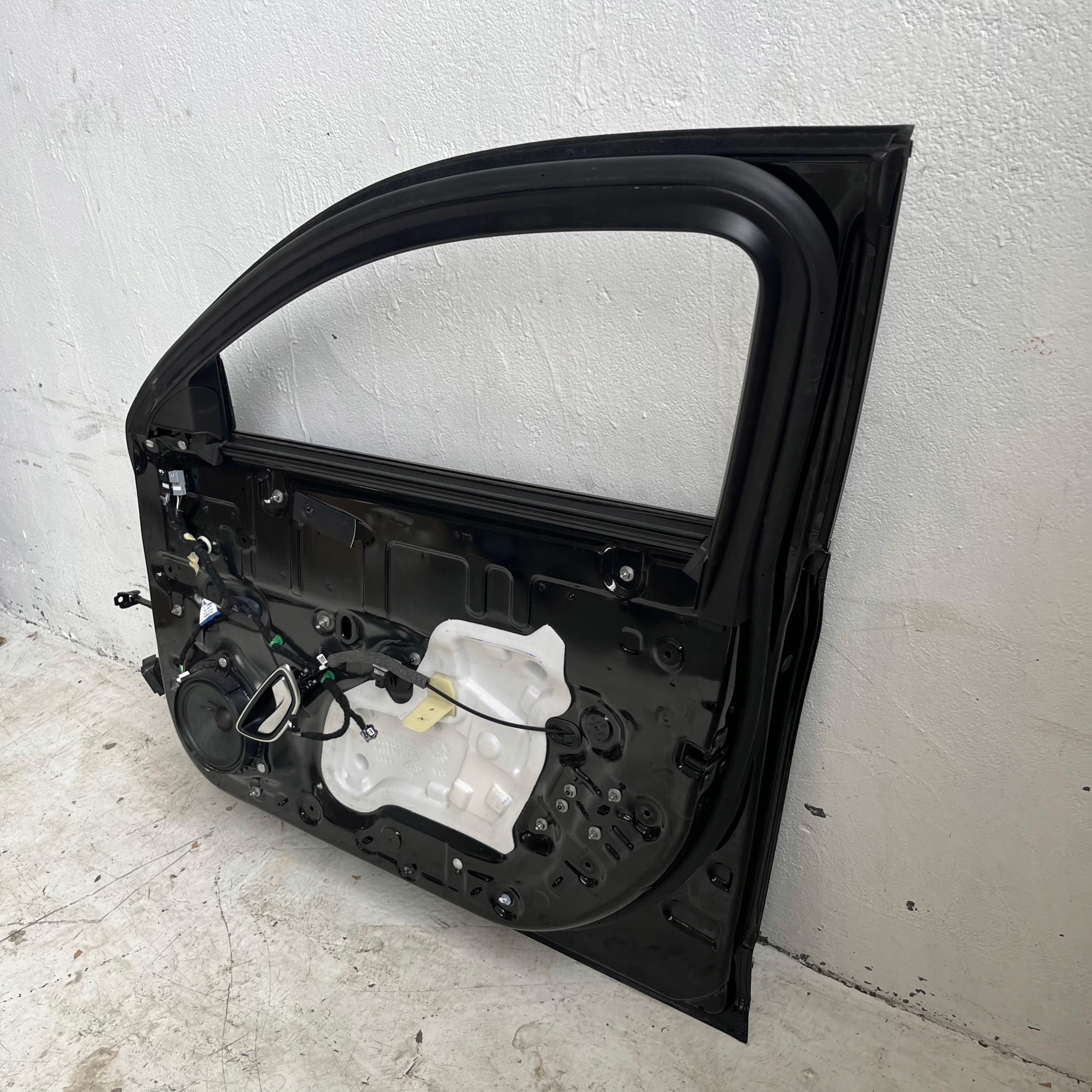 DRZWI PRAWY PRZÓD KPL RENAULT TALISMAN TEGNE Waga produktu z opakowaniem jednostkowym 25 kg