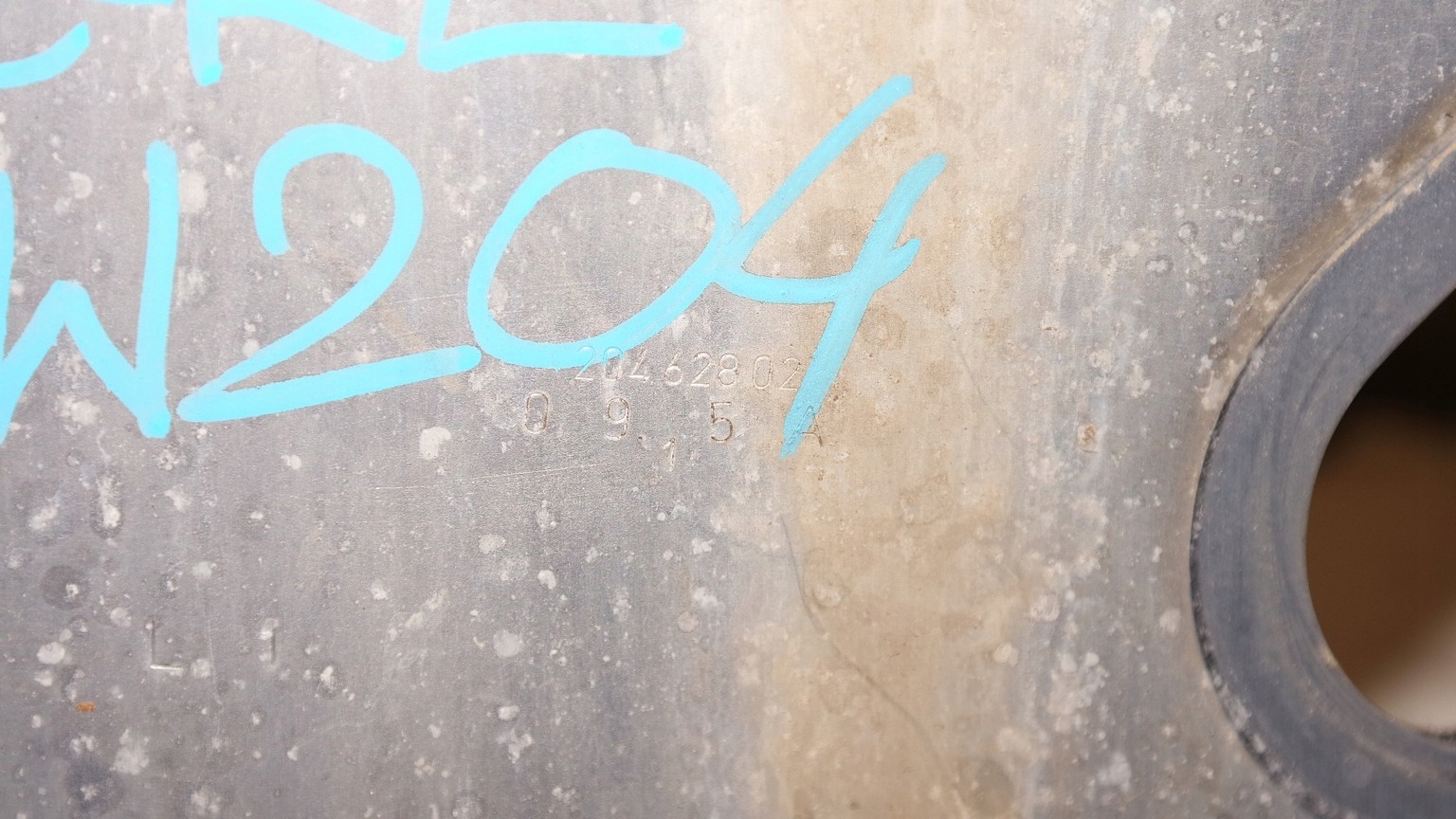 ŚCIANA GRODZIOWA PRZEGRODA MERCEDES W204 204628025 Producent części Mercedes-Benz OE