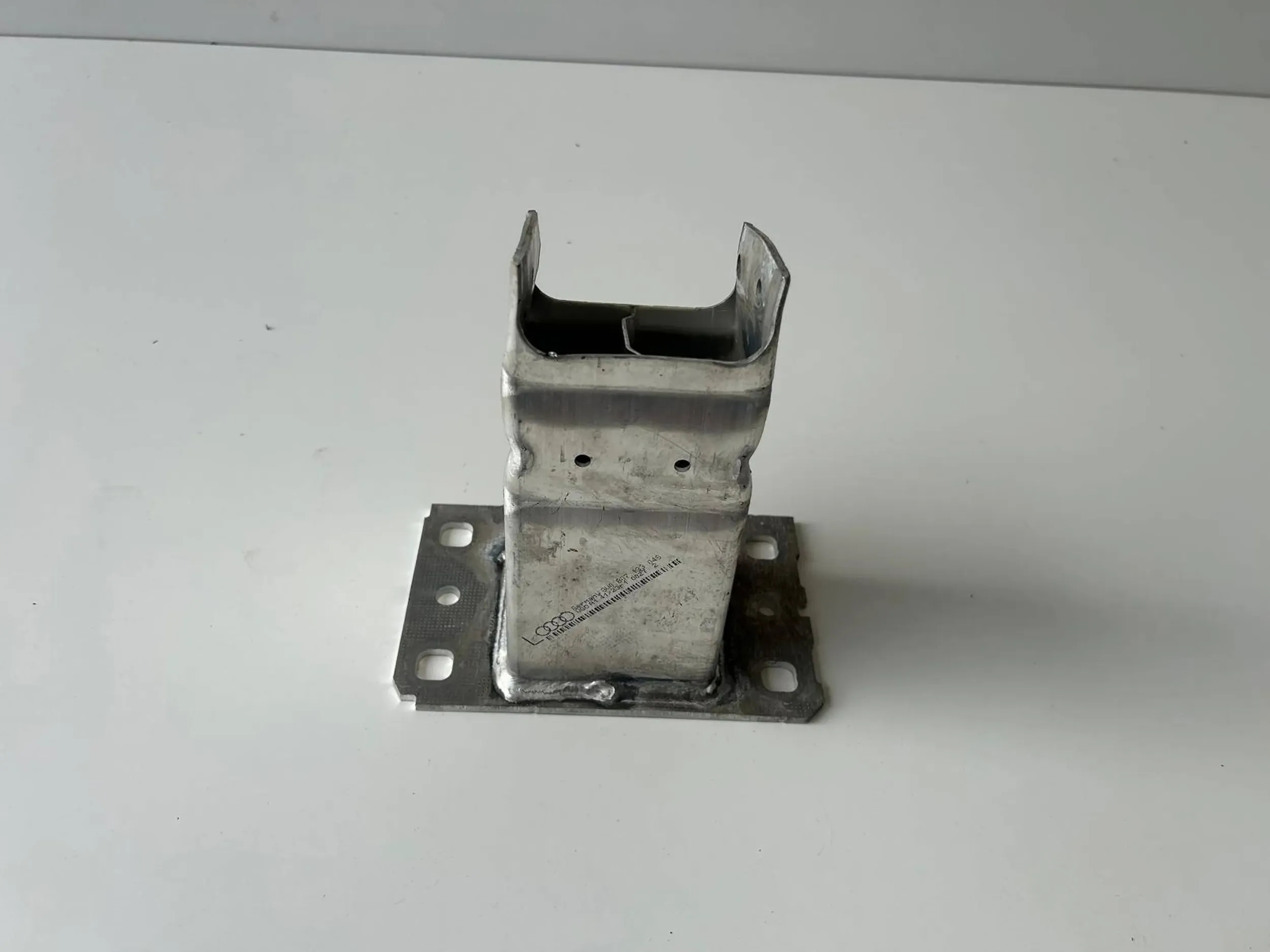 AUDI A4 B9 8W STREFA ZGNIOTU LEWA PRZÓD 8W0807133 ORYGINAŁ