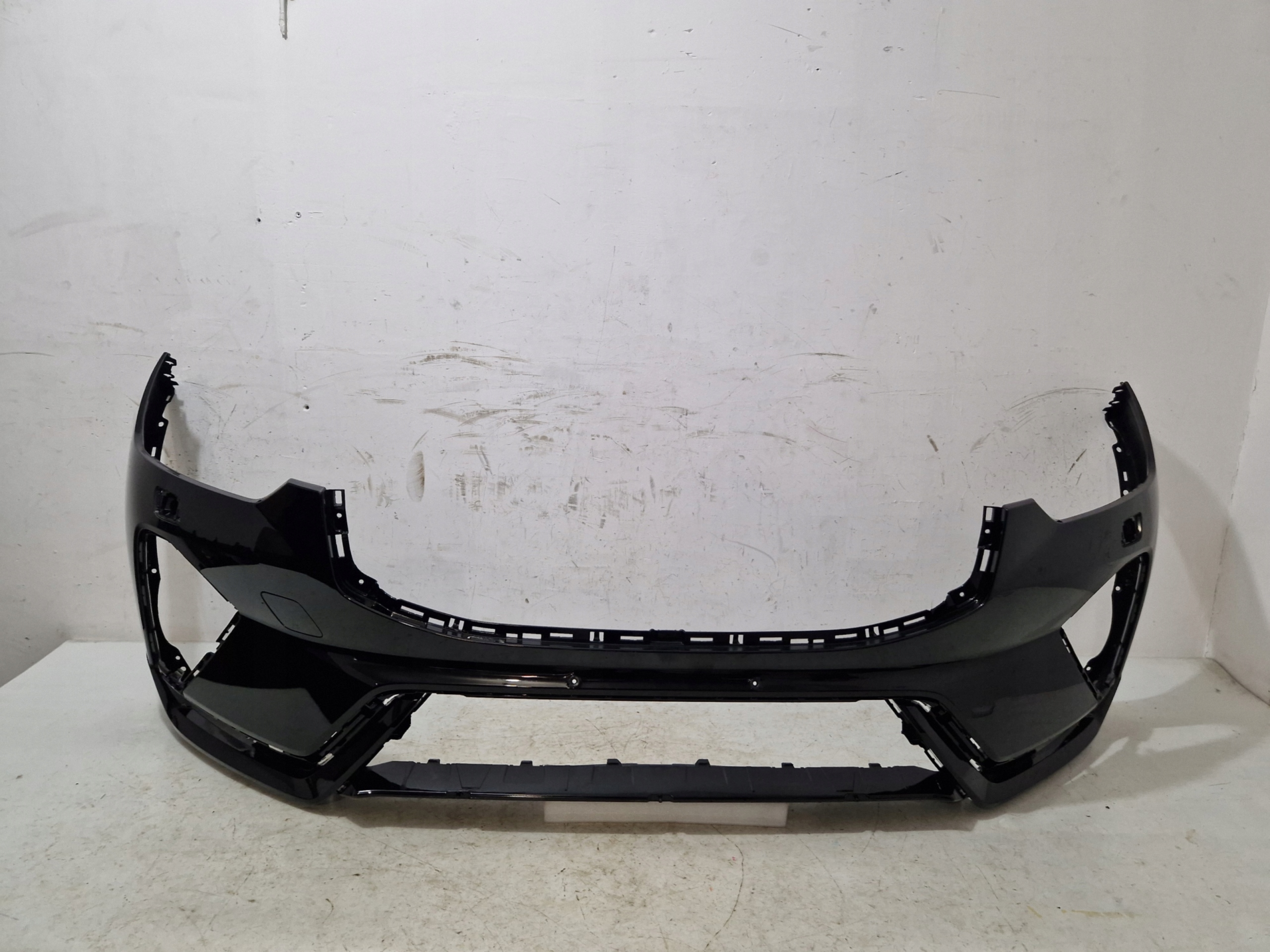 * bumper VOLVO XC60 II LIFT 21-23 front front R-design 32234958