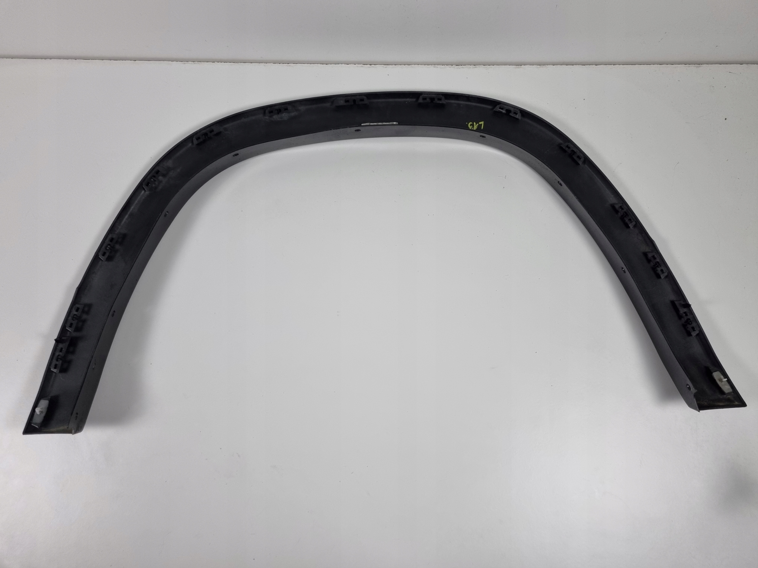 DODGE RAM 2019- LISTWA NAKŁADKA NA BŁOTNIK LEWY TYŁ 5YL29TRMABC Typ samochodu 4x4/SUV