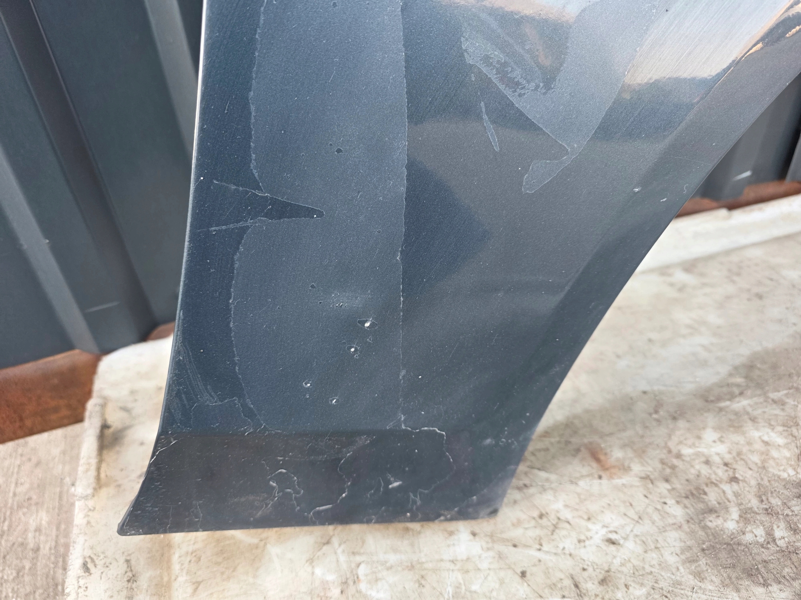 fender right front AUDI A4 B8 2008-2011 LZ7H DO MALOWANIA !!!