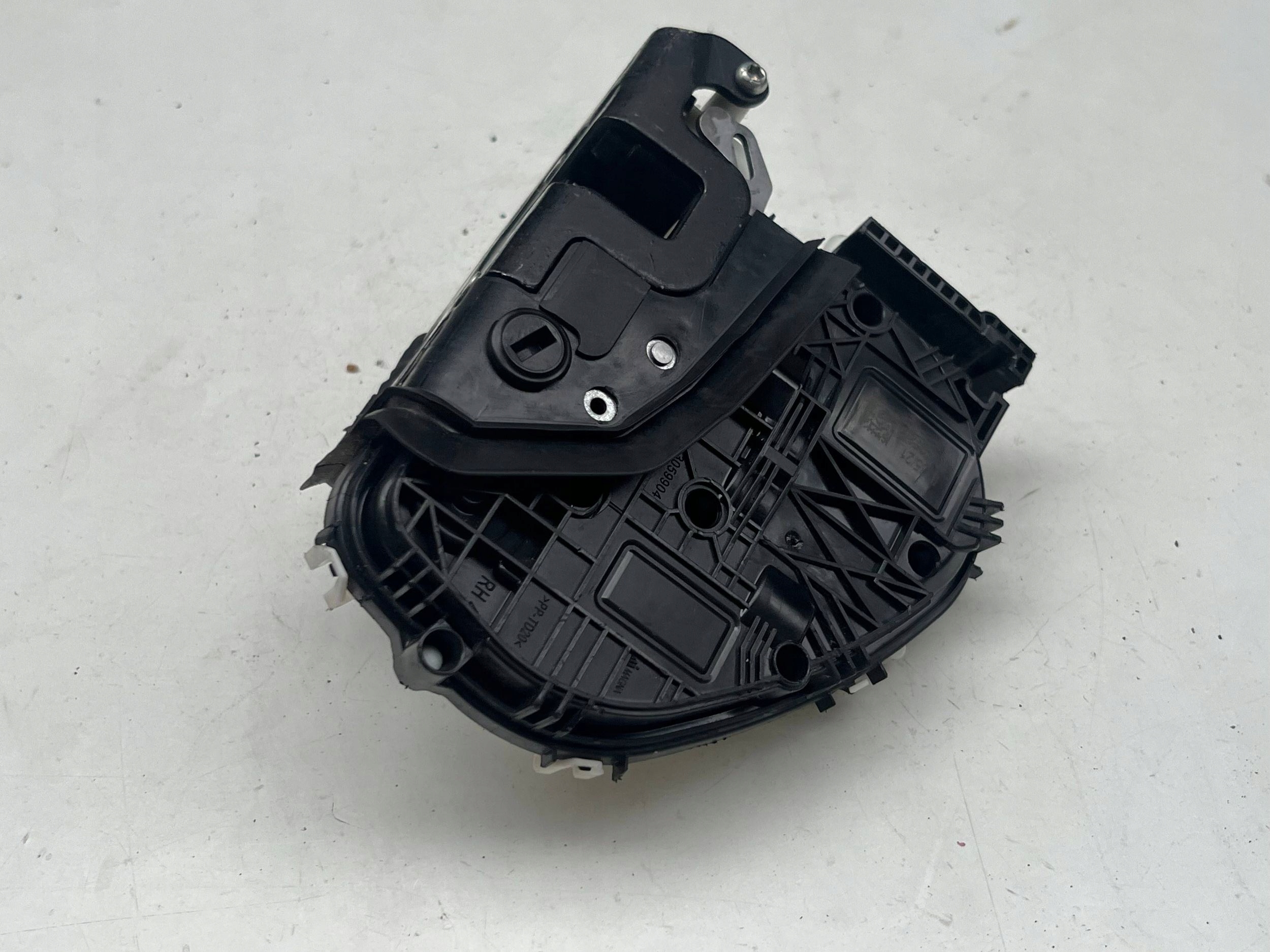 AUDI A4 B9 lock door right rear part 8X0839016F @M