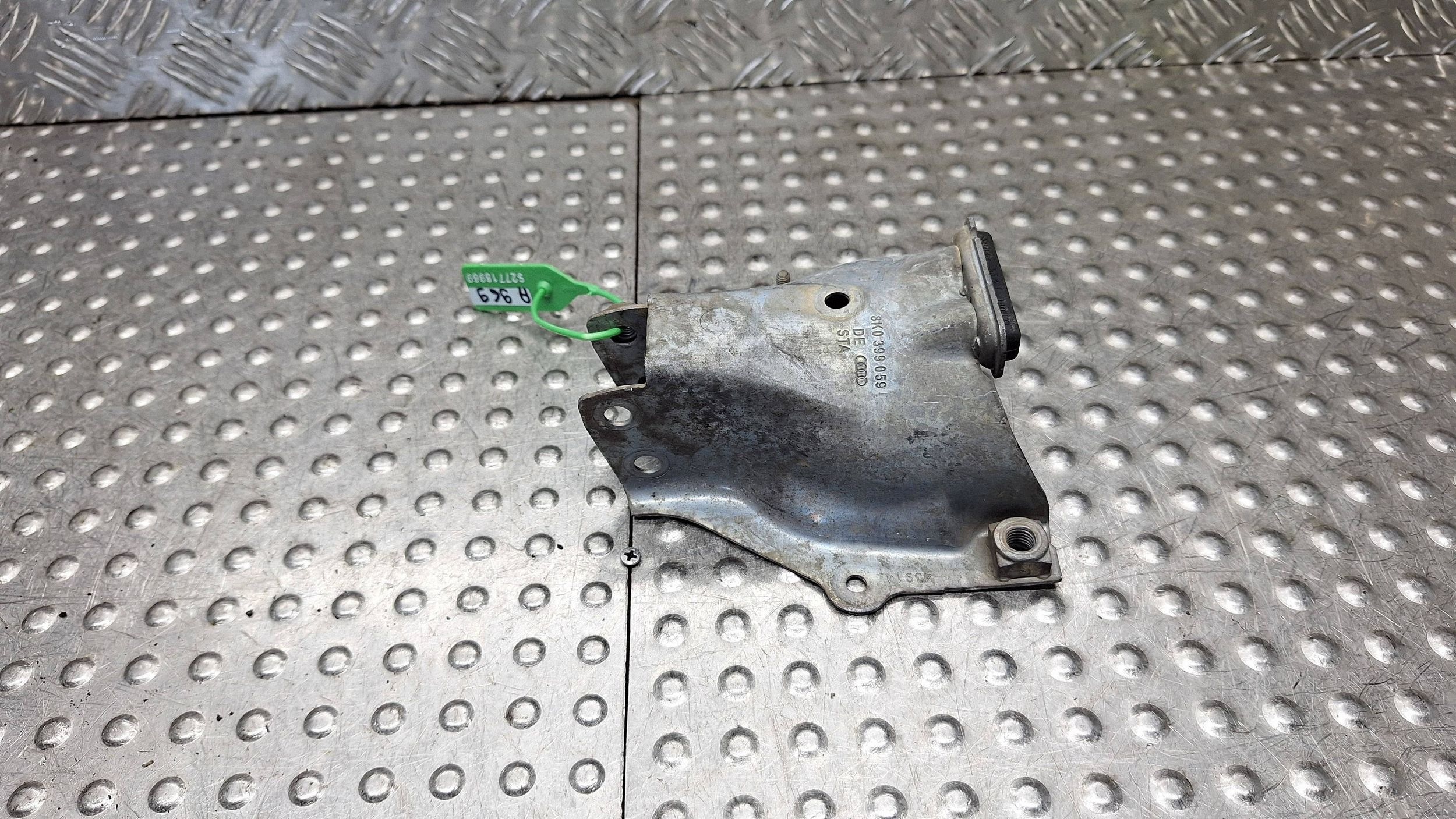 motor mount cover left 8K0399059 AUDI A4 B8 A5 8T Q5 8R