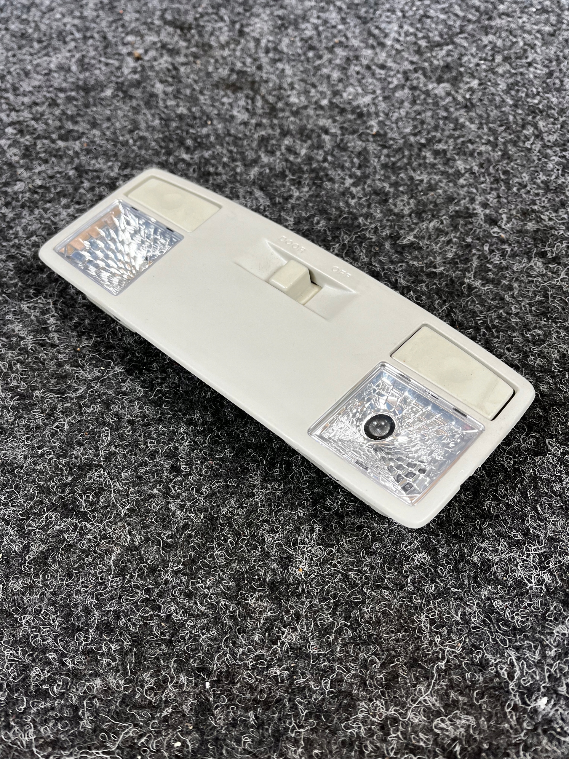 лампочка Обшивка потолка mazda cx7