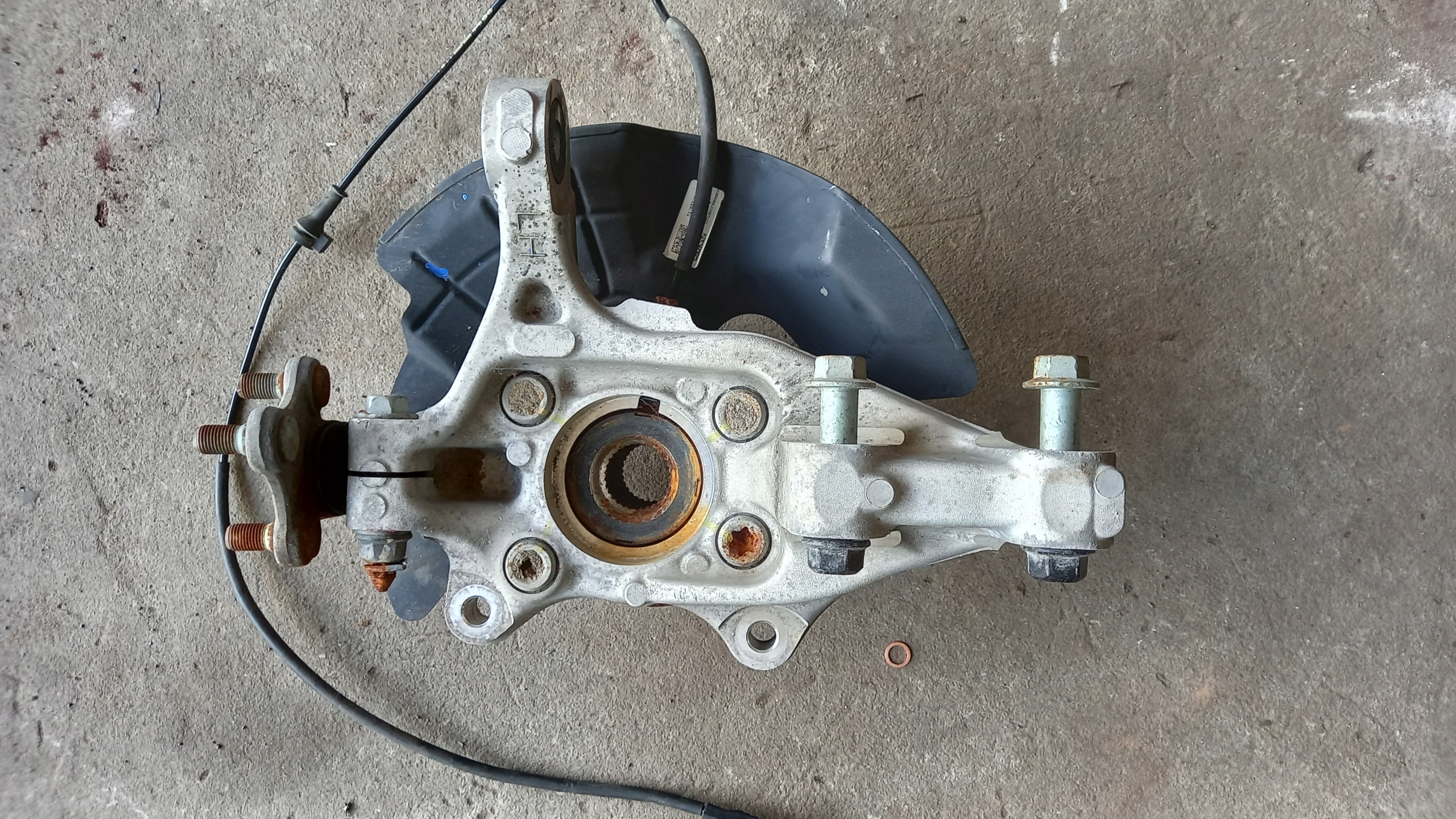 KIA SPORTAGE V HYUNIDAI TUCSON IV PIASTA ZWROTNICA LEWY PRZÓD