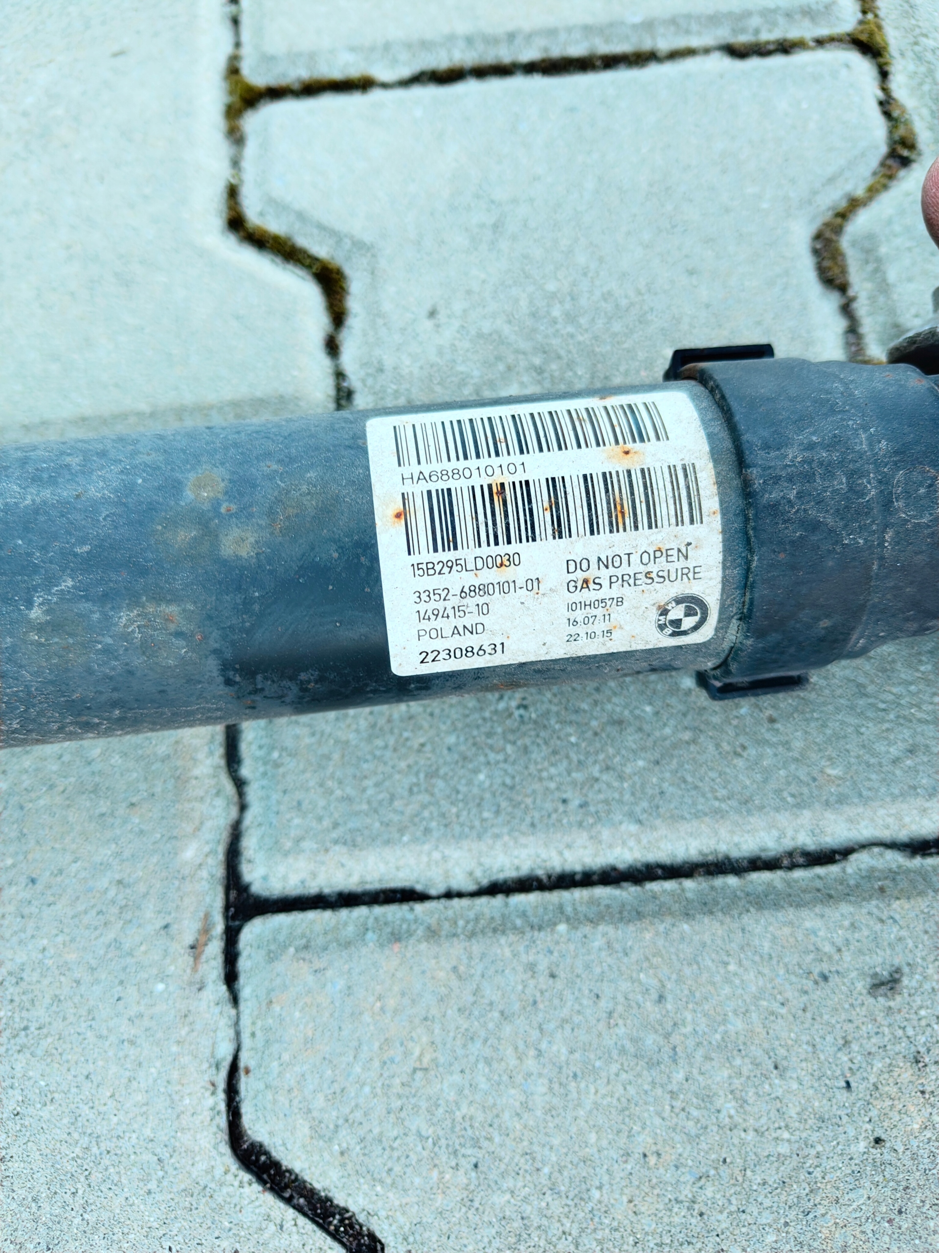 BMW i3 Stoßdämpfer heck 6880101