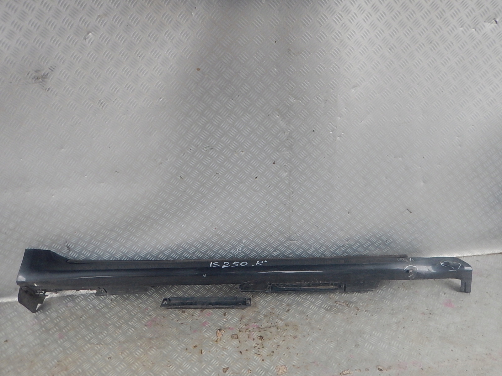 LEXUS IS IS220 IS250 II PRAWA LISTWA PROGOWA