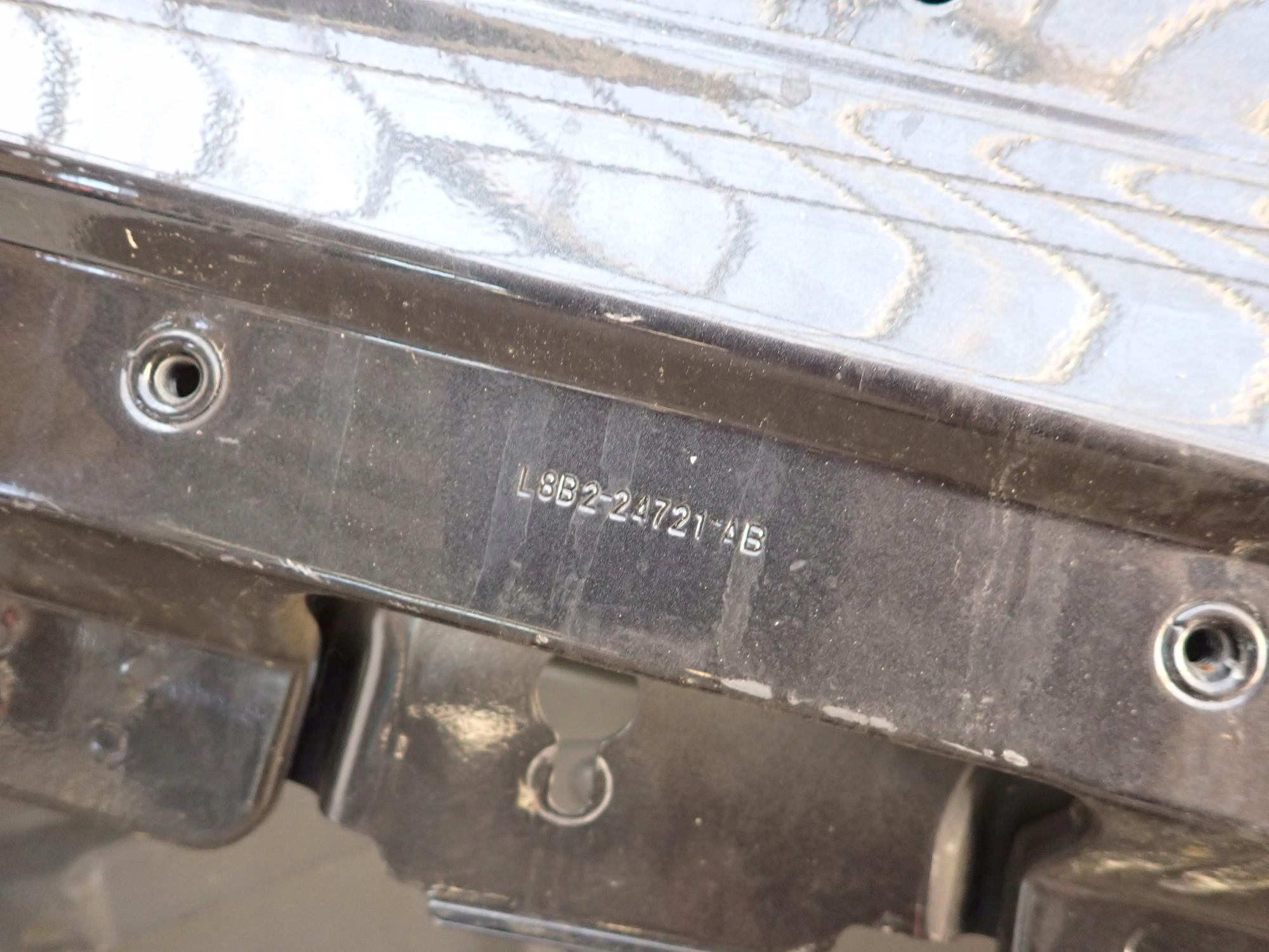 LAND ROVER DEFENDER II 2 20-> door rear part rear. left