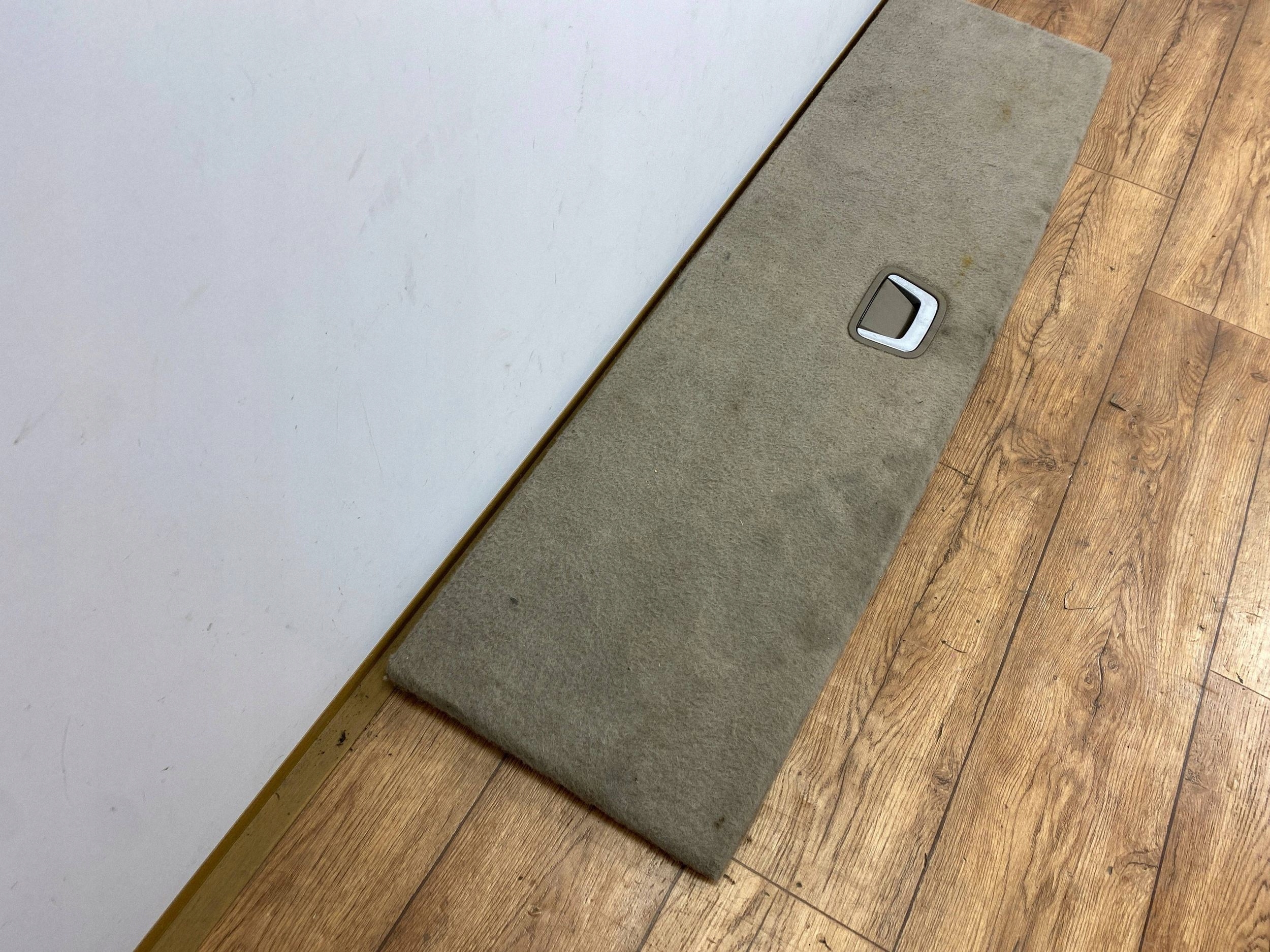 floor boot Cadillac Escalade IV 2015+