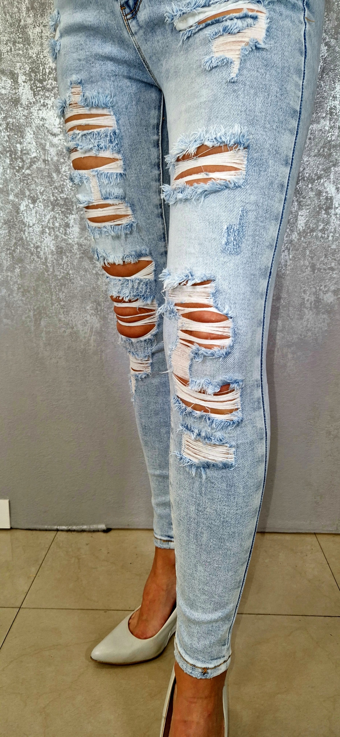 SPODNIE DAMSKIE JEANSY MODELUJĄCE PUSH UP M.SARA Kolor niebieski