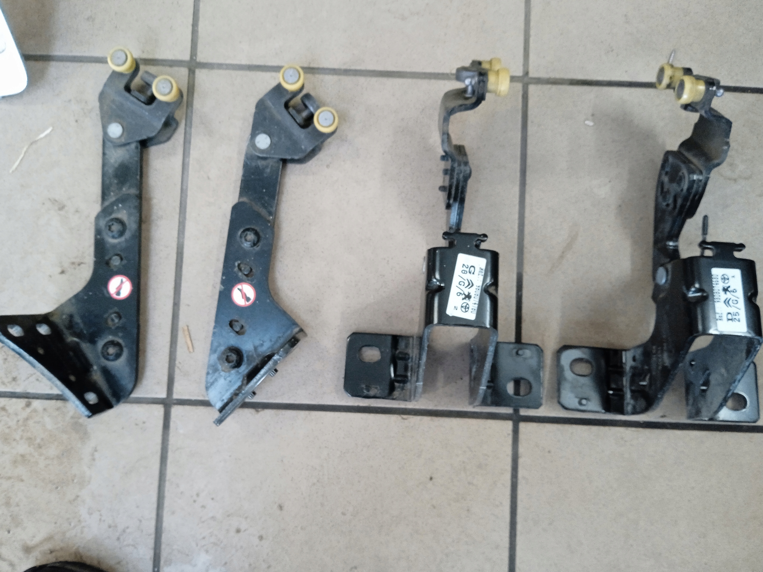 WÓZEK ROLKA DRZWI PRZESUWNYCH TRAVELLER PROACE