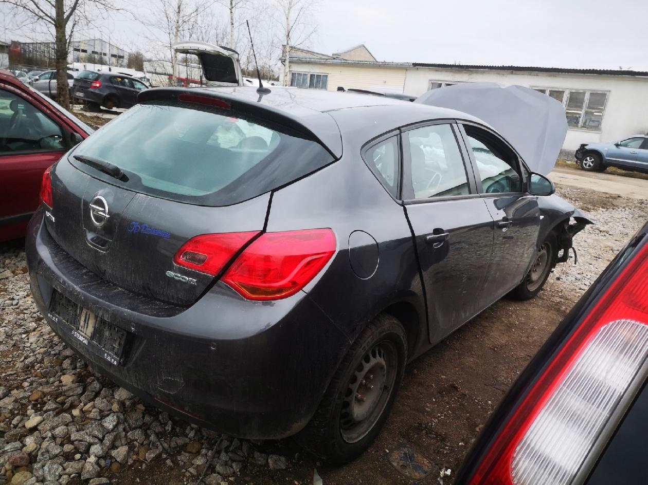 opel Astra петля передних Двери - Передний 2009 1.4л