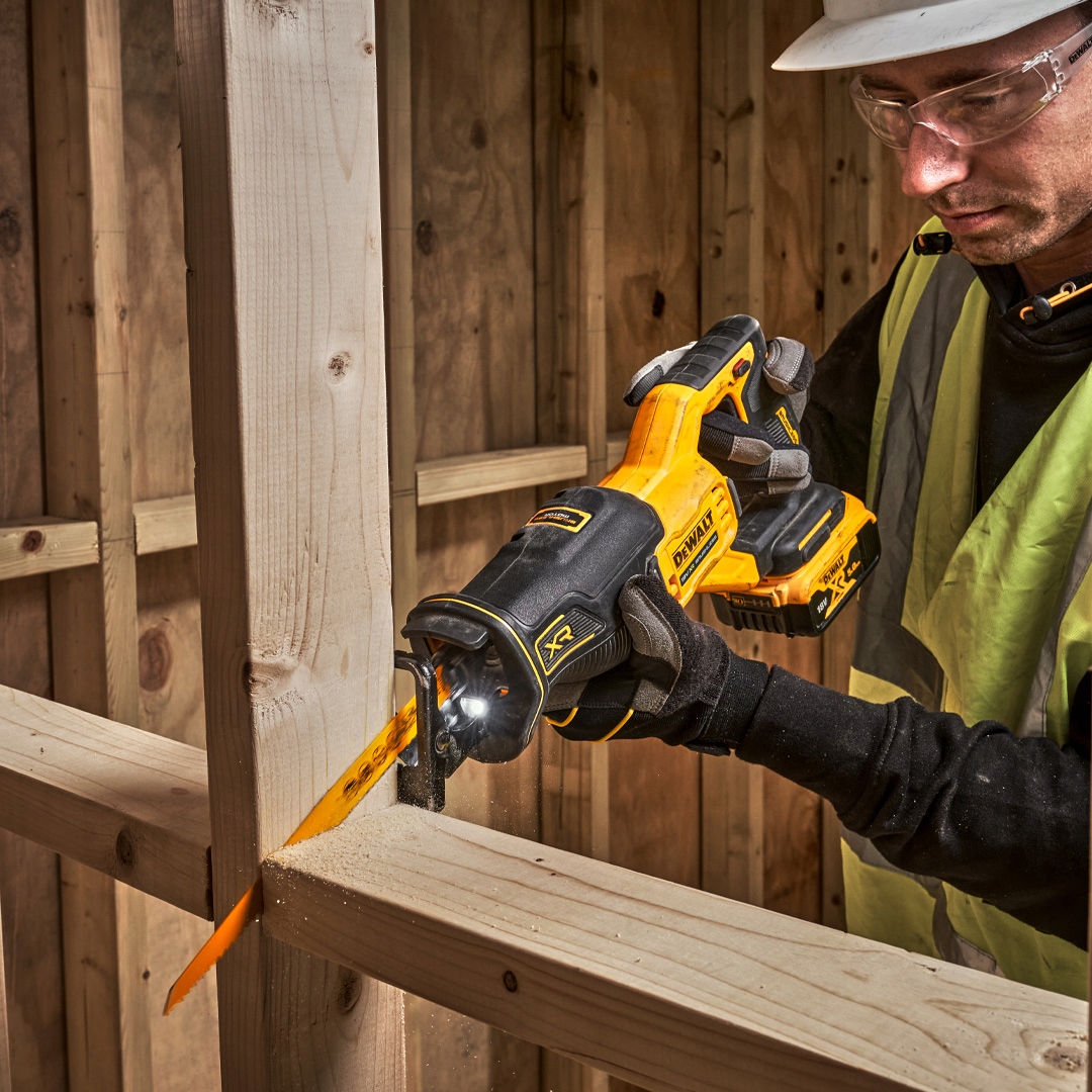 Pilarka szablasta lisica 18V DeWALT DCS382N Kod producenta DCS382N