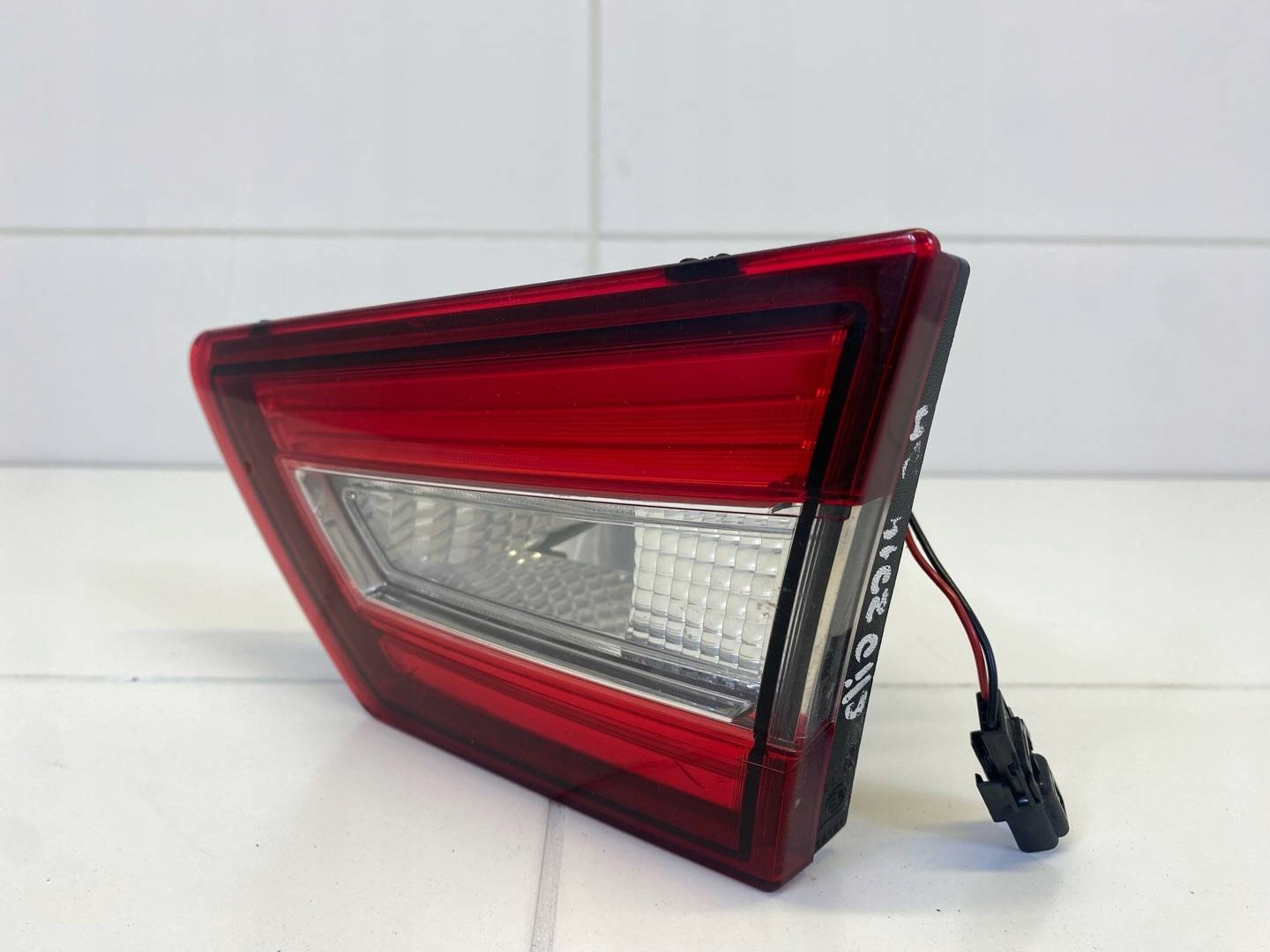 light rear to the bonnet right side Renault Clio 4 2015 265505796R