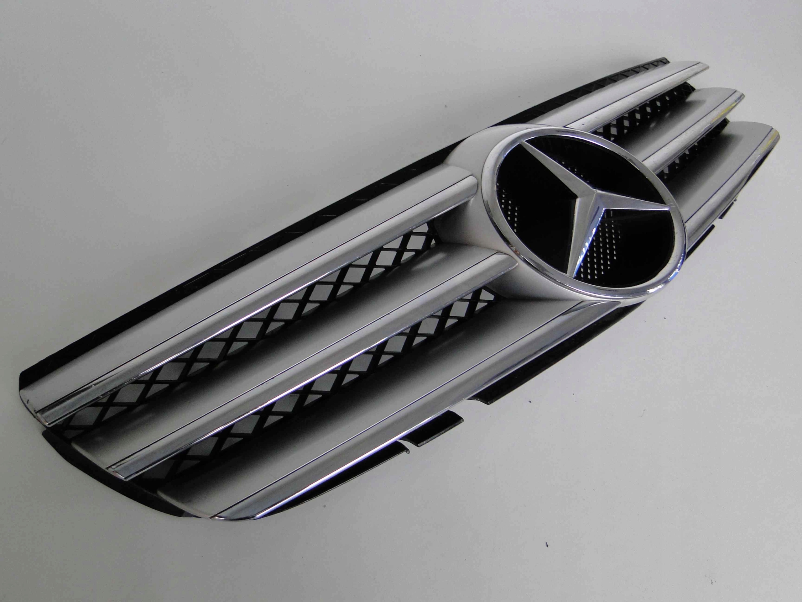 MERCEDES SL R230 230 LIFT GRILL ATRAPA Numer katalogowy części A230 8801483