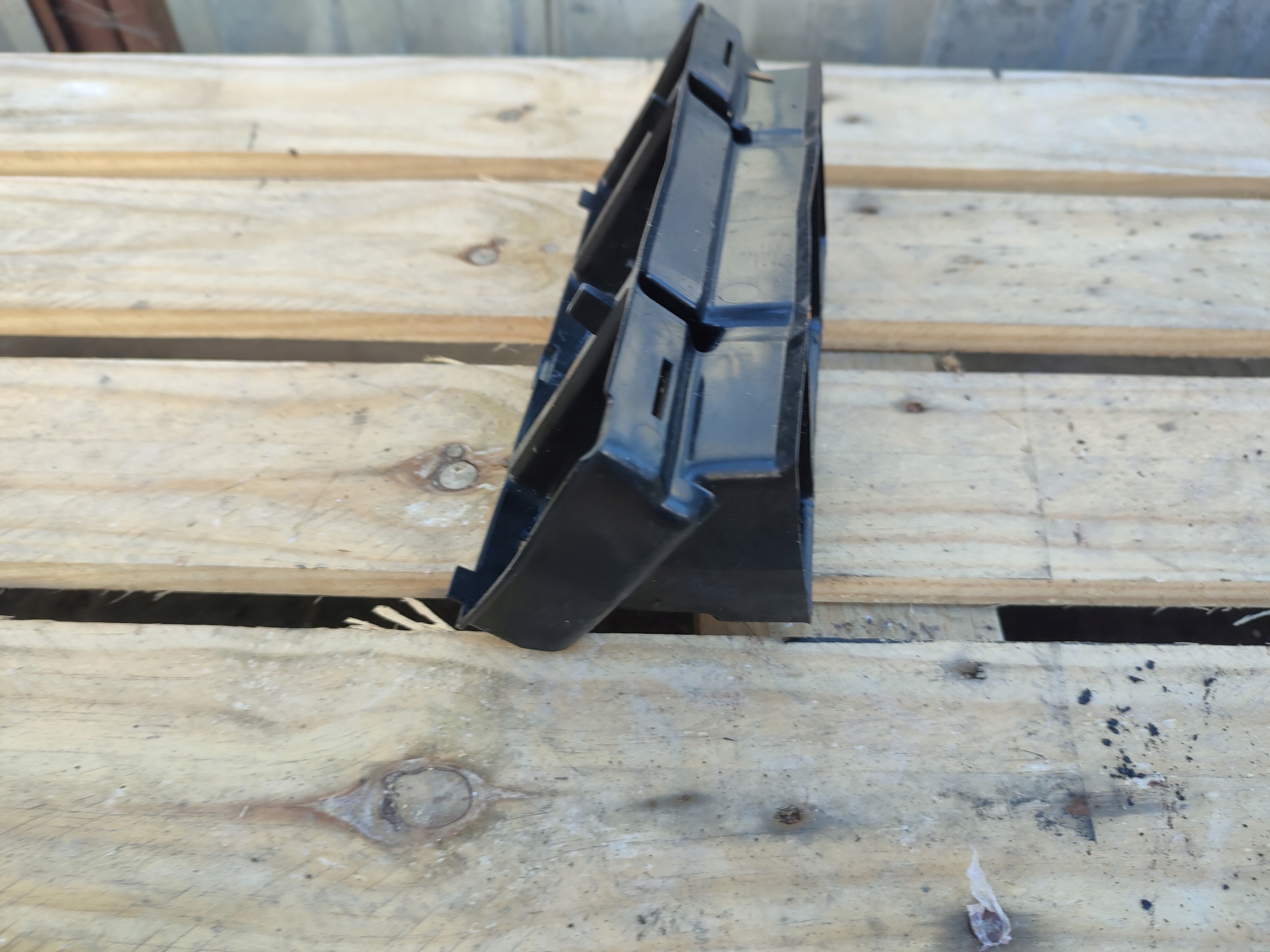 drain air AUDI A4 B8 A5 8T 8K0819513