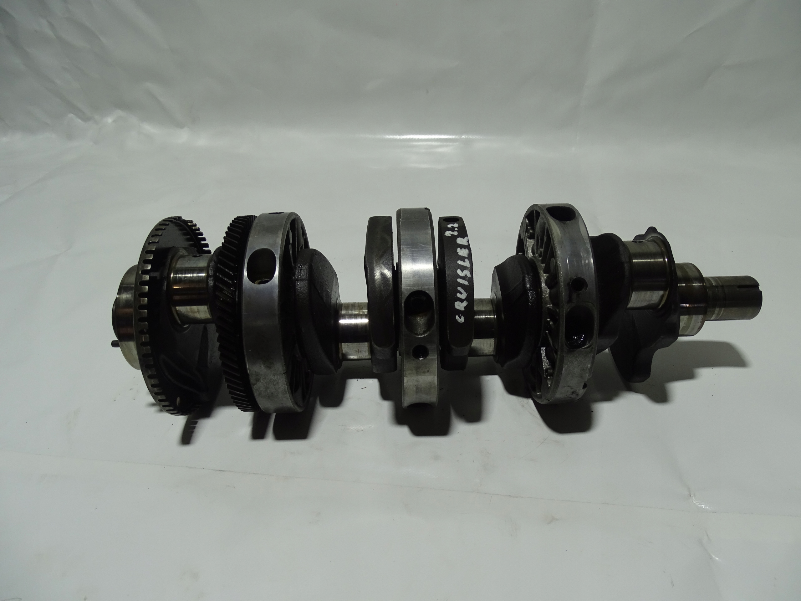 WAŁ KORBOWY CHRYSLER VOYAGER IV 2.5 CRD