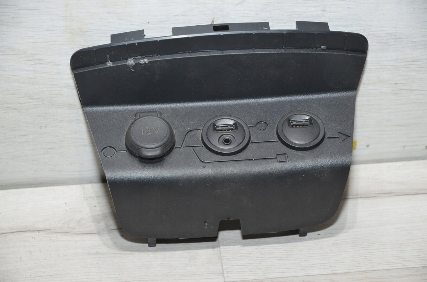adapter PORT USB Peugeot 2008 13r