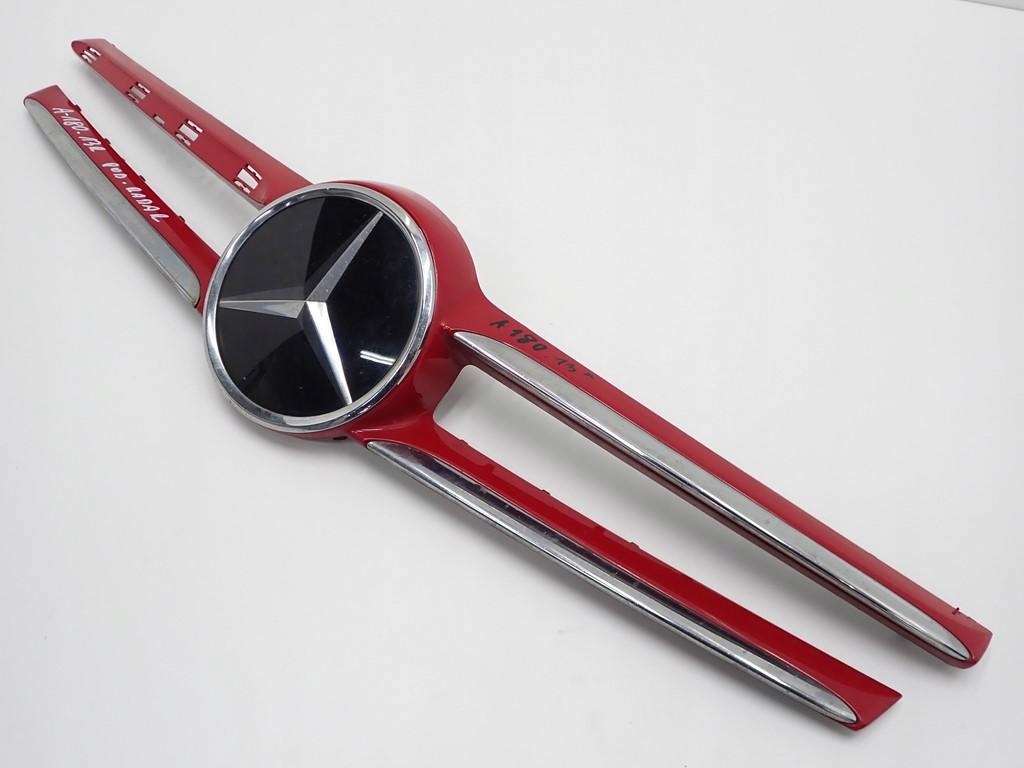 A1648880411 A1768880060 - Решетка гриля решетка бампера MERCEDES A W176 13R