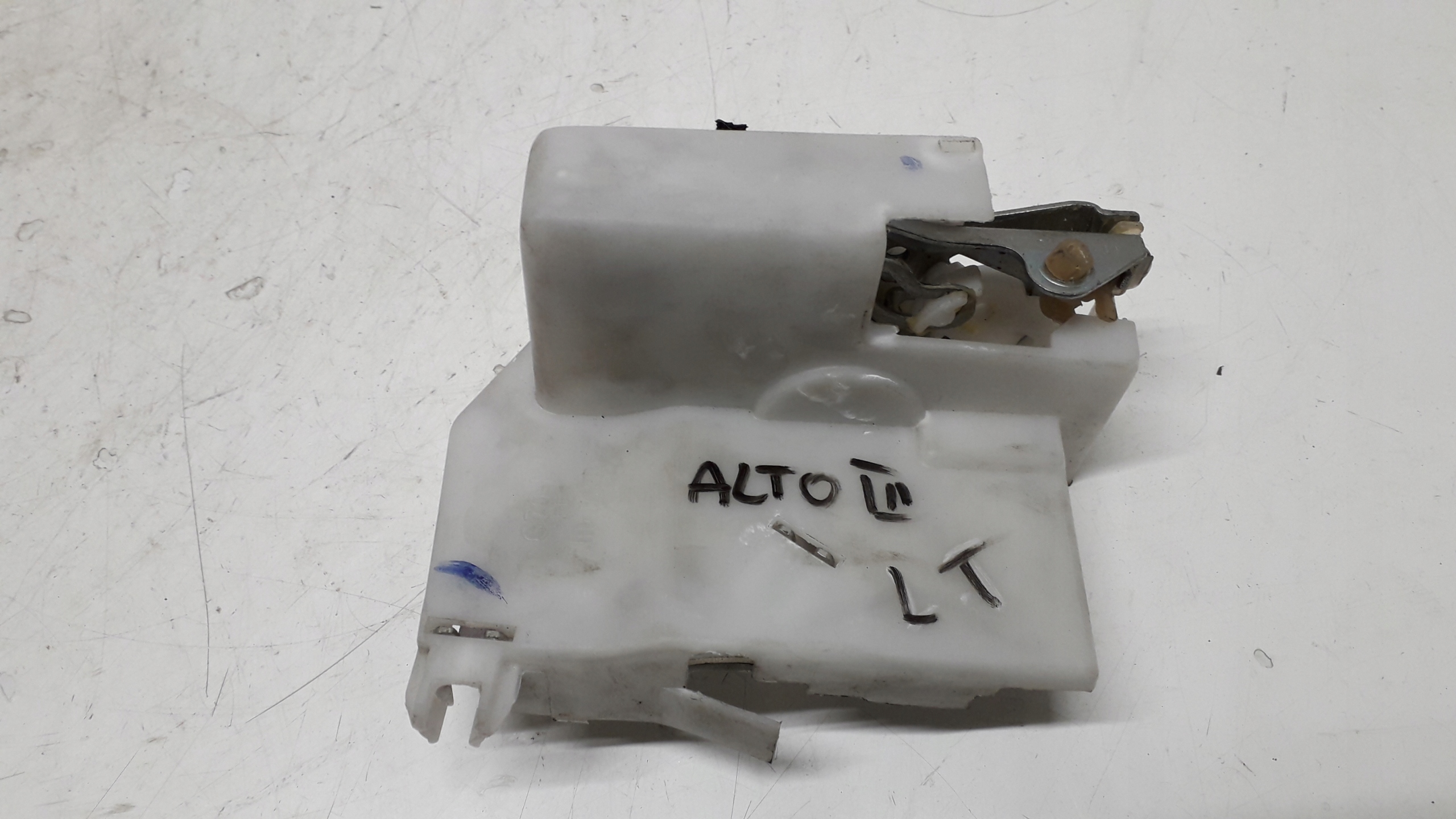 SUZUKI ALTO PIXO 09-14 ZAMEK LEWY TYŁ