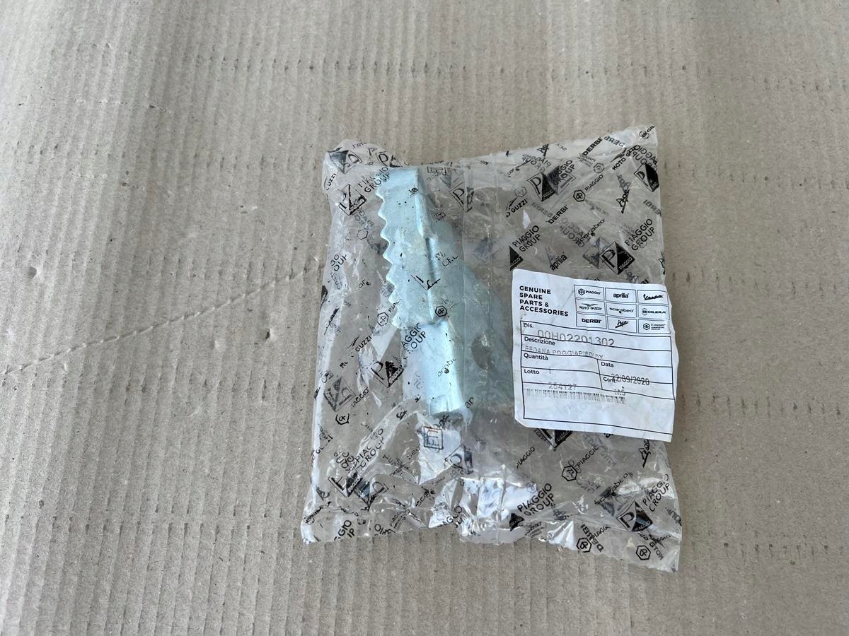 PODNÓŻEK STOPKA KIEROWCY DERBI SENDA DRD APRILIA