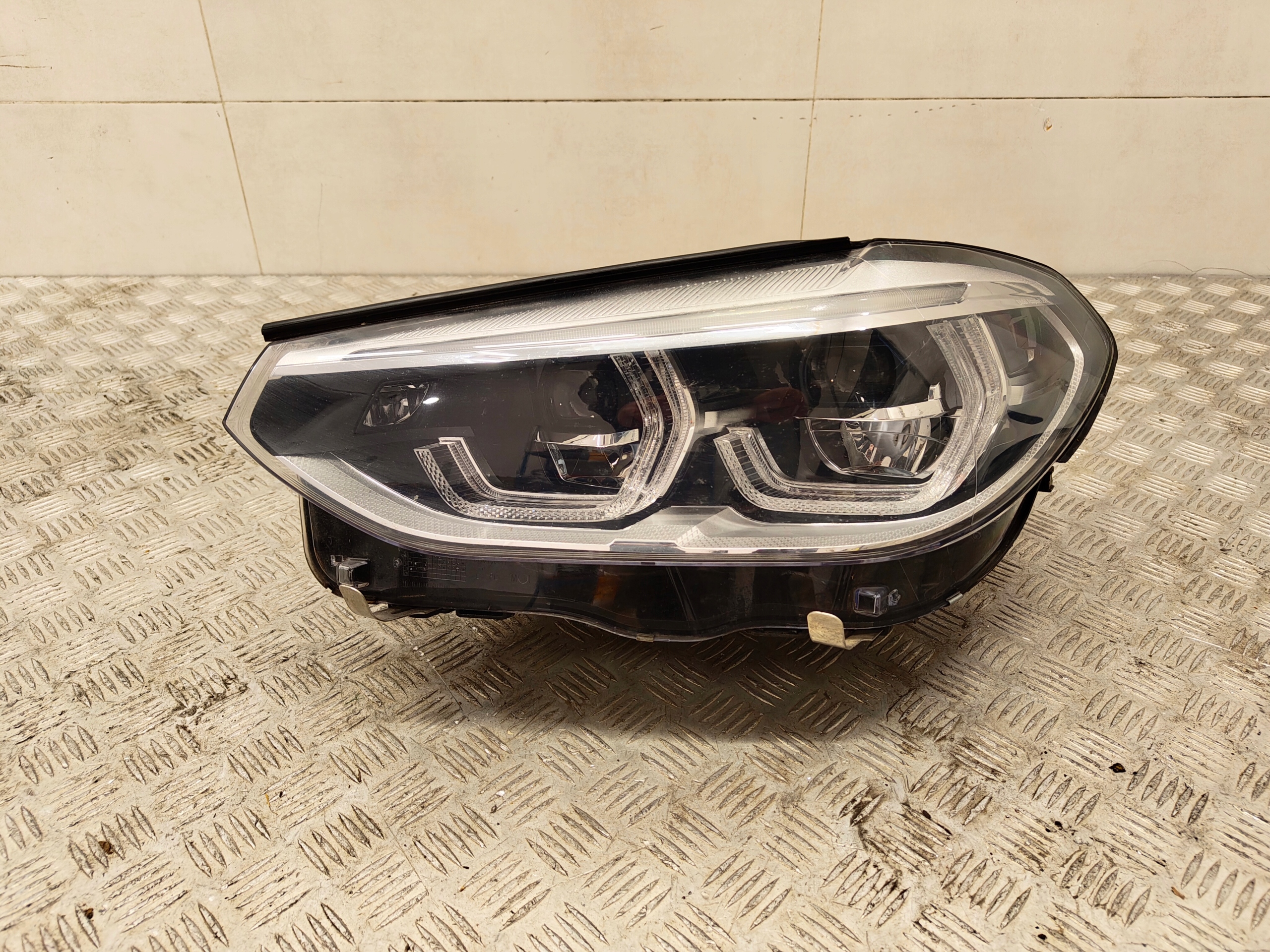 BMW X3 G01 light left front ADAPTIVE LED EU 8739653