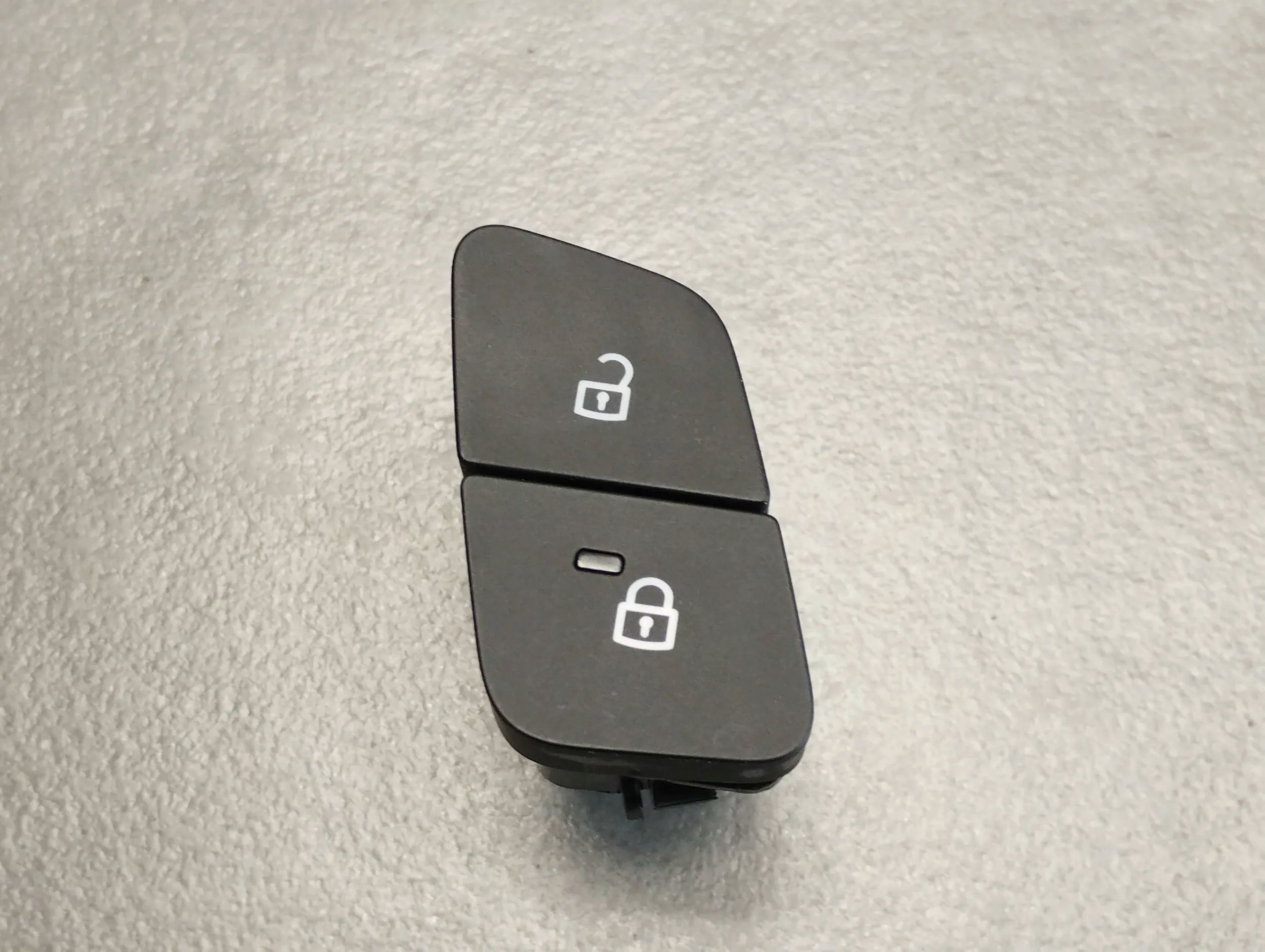 VW Amarok II switch BLOKADY N1XT-14017-AA