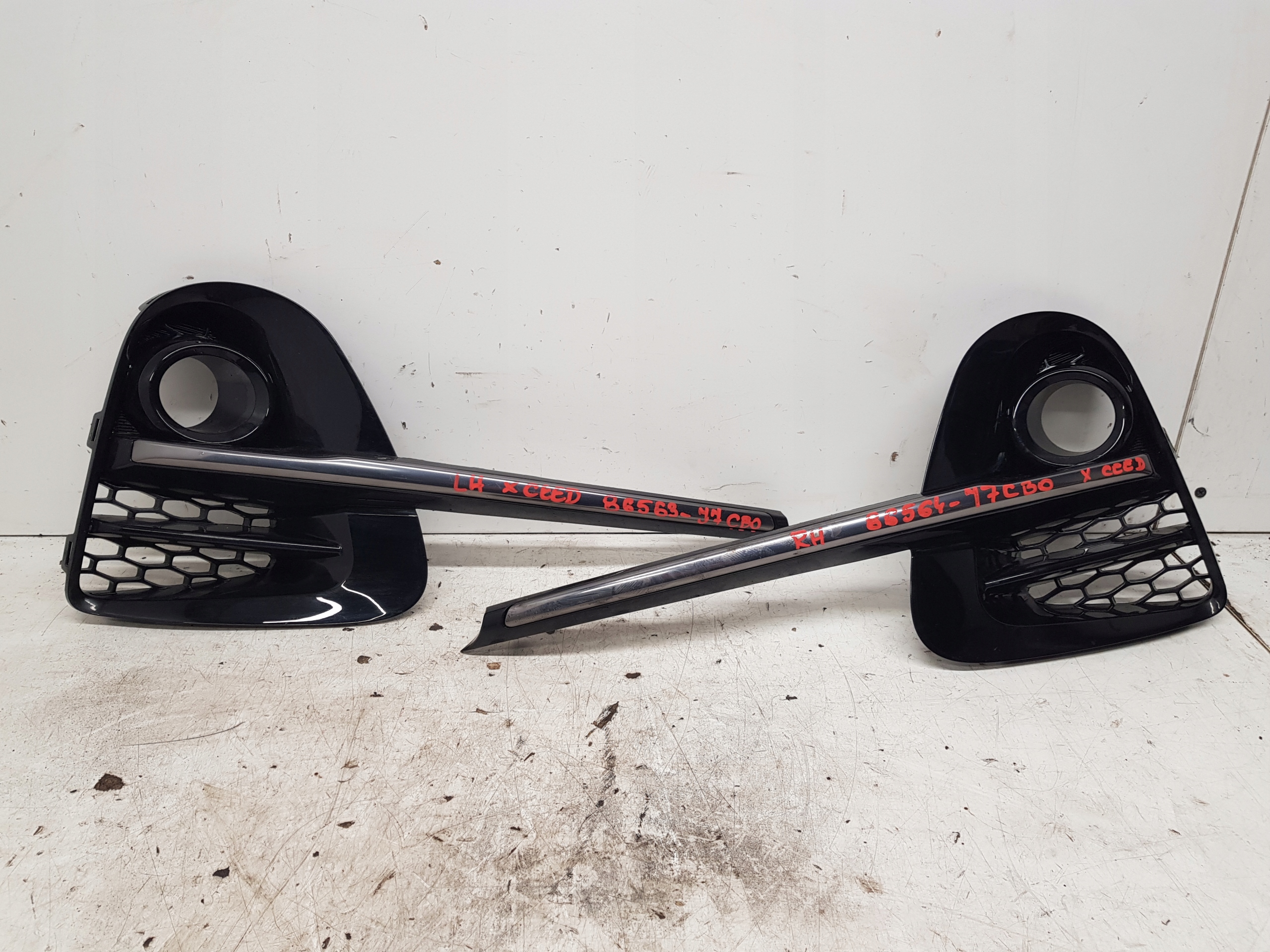 KIA XCEED left right grid front 86563J7CB0 2019