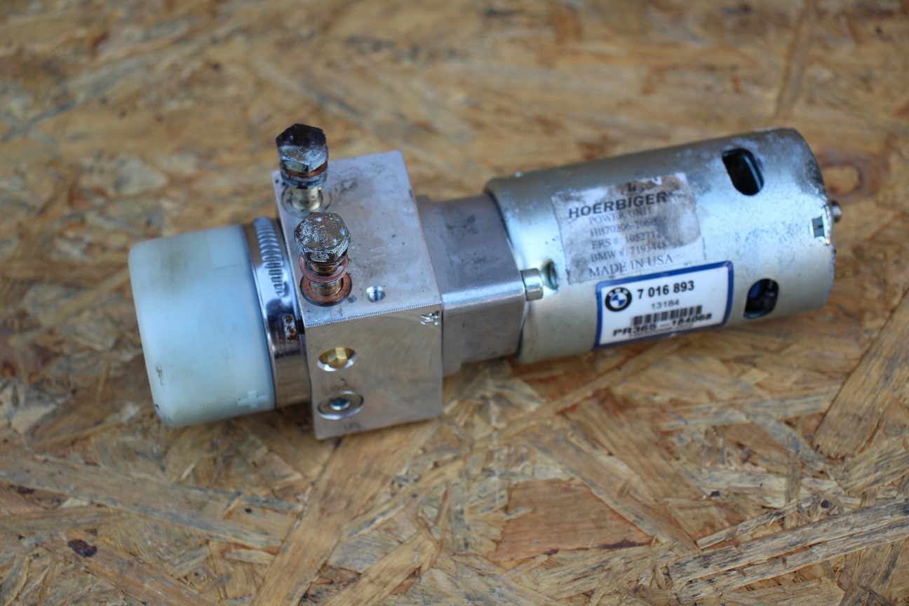 Pompa dachu MW z4 e83 7016893 oryginalna