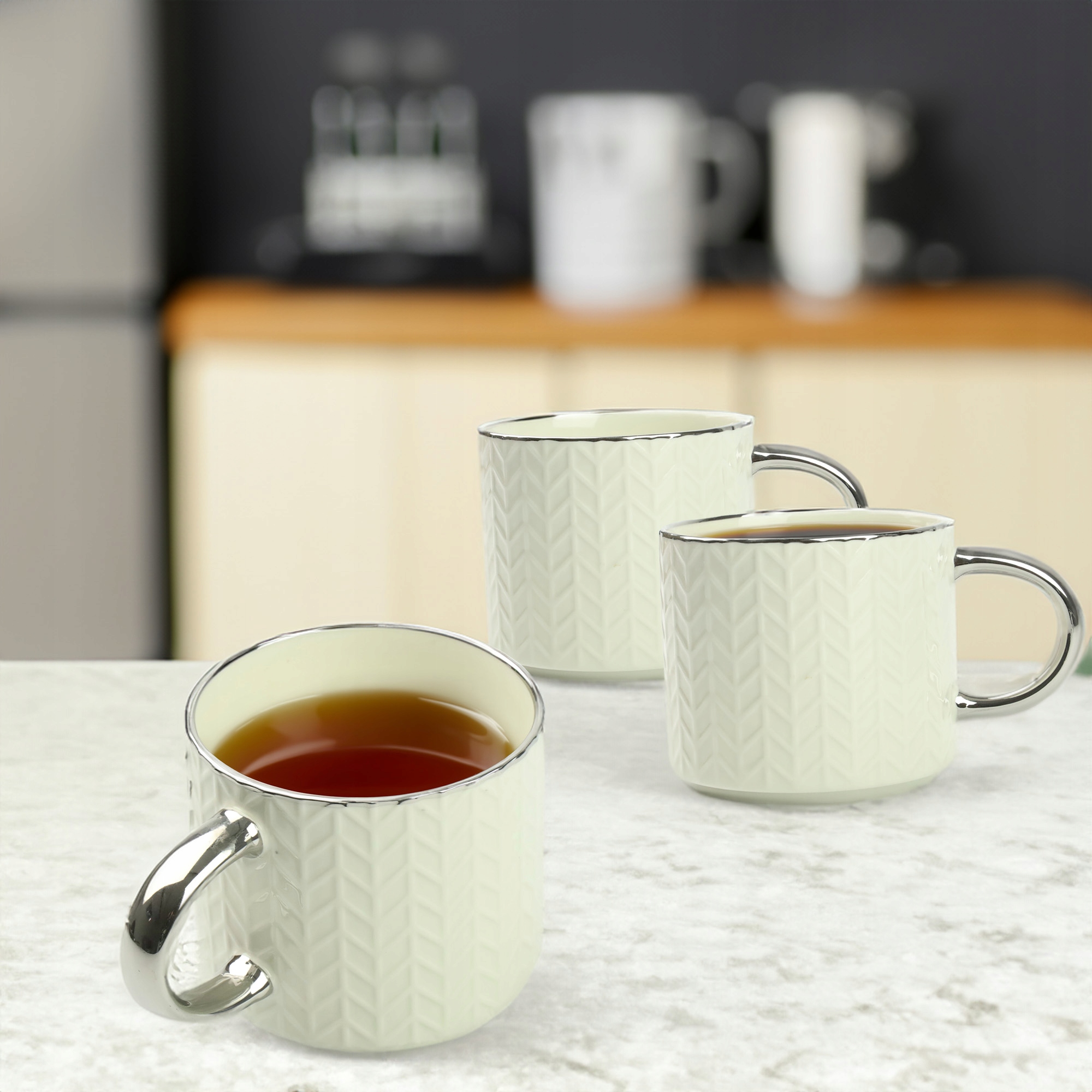 KUBEK PORCELANOWY DO KAWY HERBATY WZÓR SWETEREK 470ML ZE SREBRNYM UCHEM