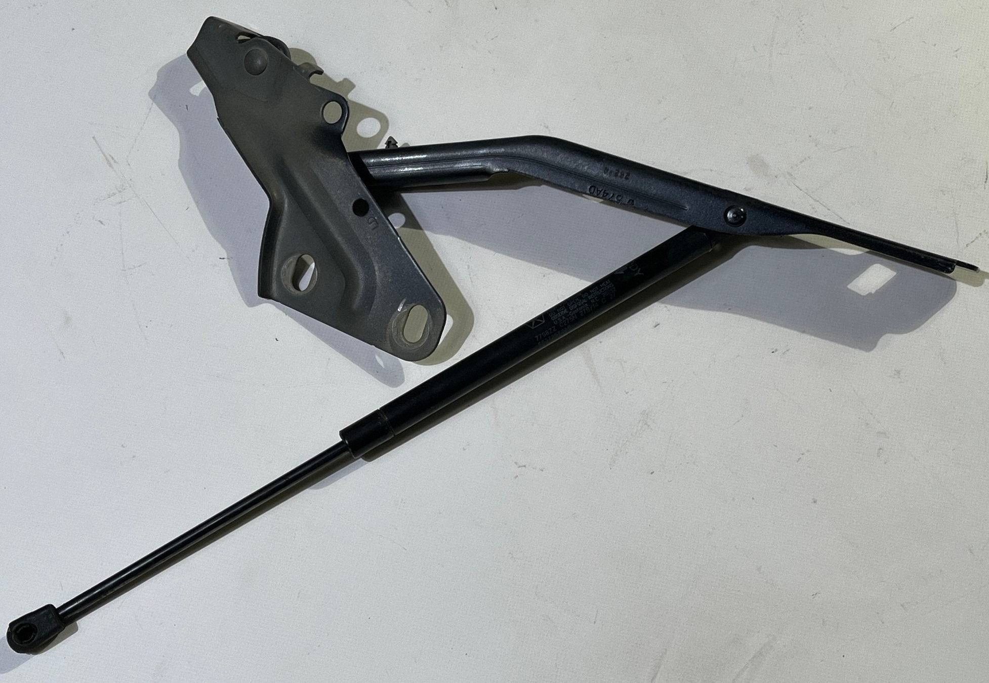 hinge damper bonnets pokrywy of the engine right Dodge RAM 1500 2009-2018