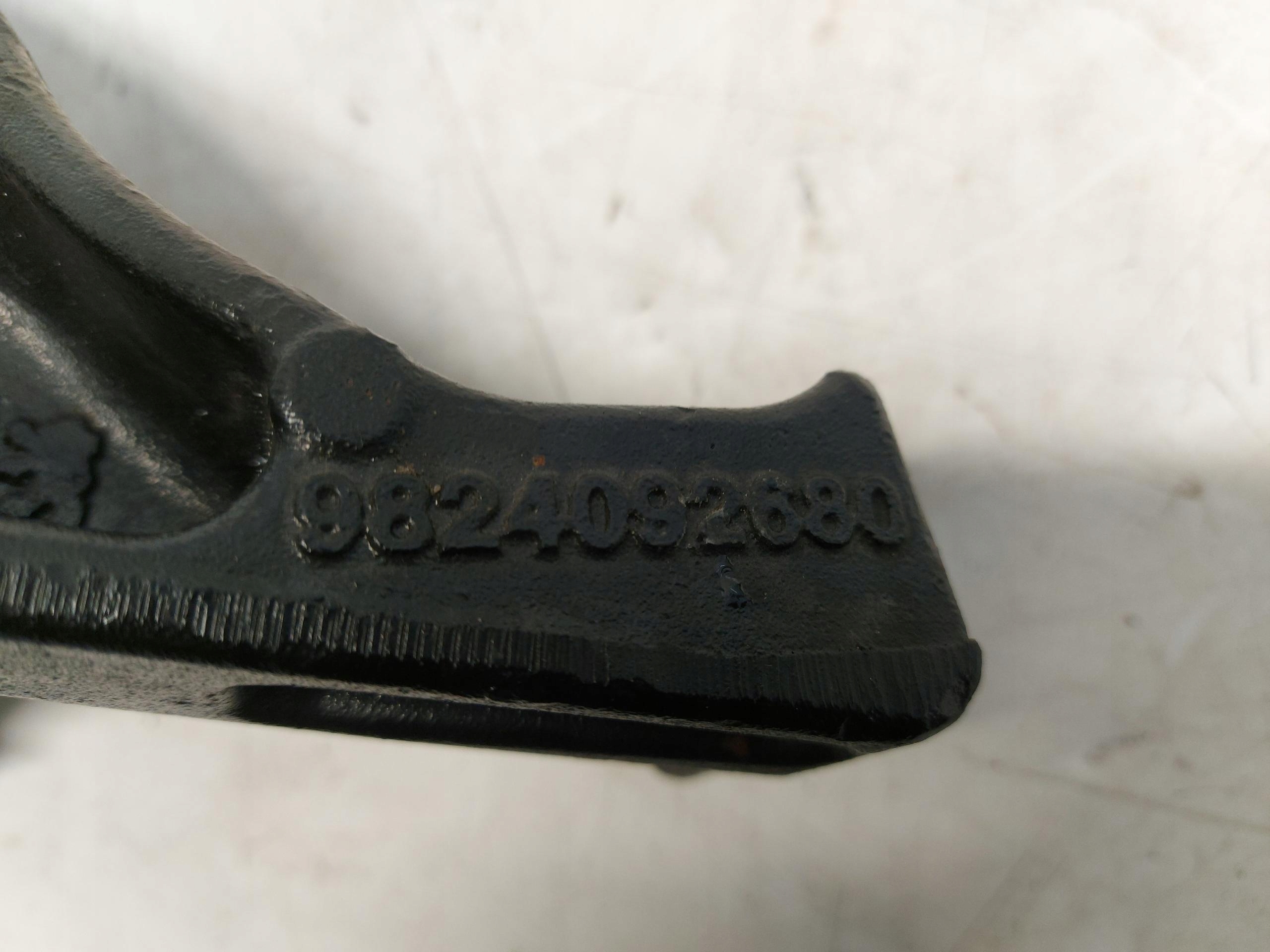 Peugeot 408 GT P54 Support Demi axe 9824092680
