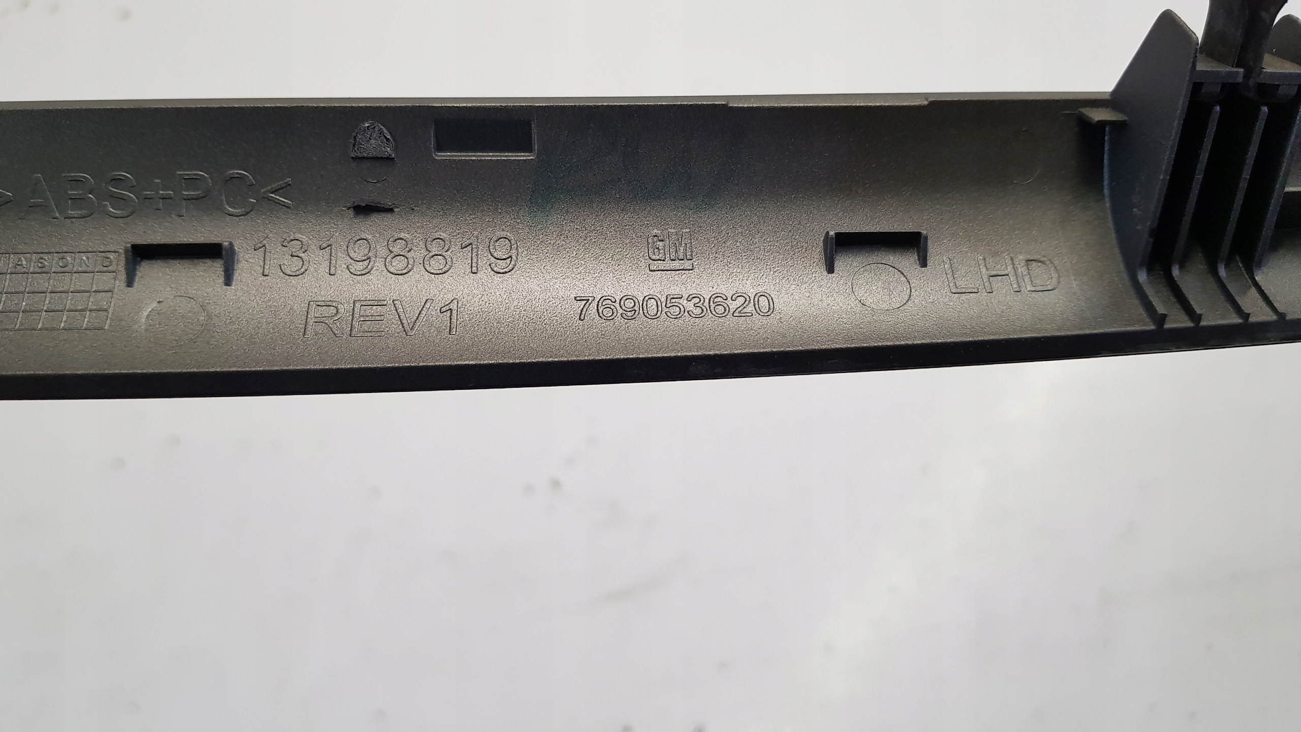 молдинг декор opel oe 13198819