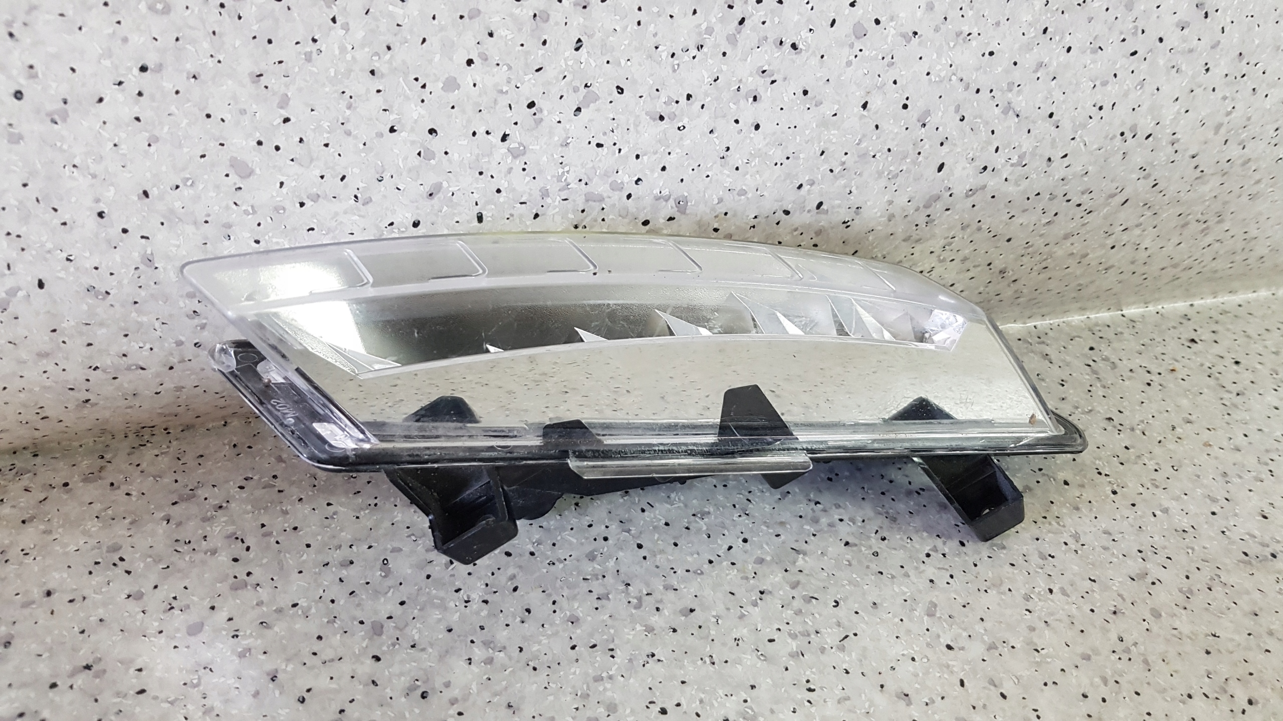 RENAULT CLIO 4 IV LIFT 2016 - RECHTS LED DRL NEBELSCHEINWERFER 9854