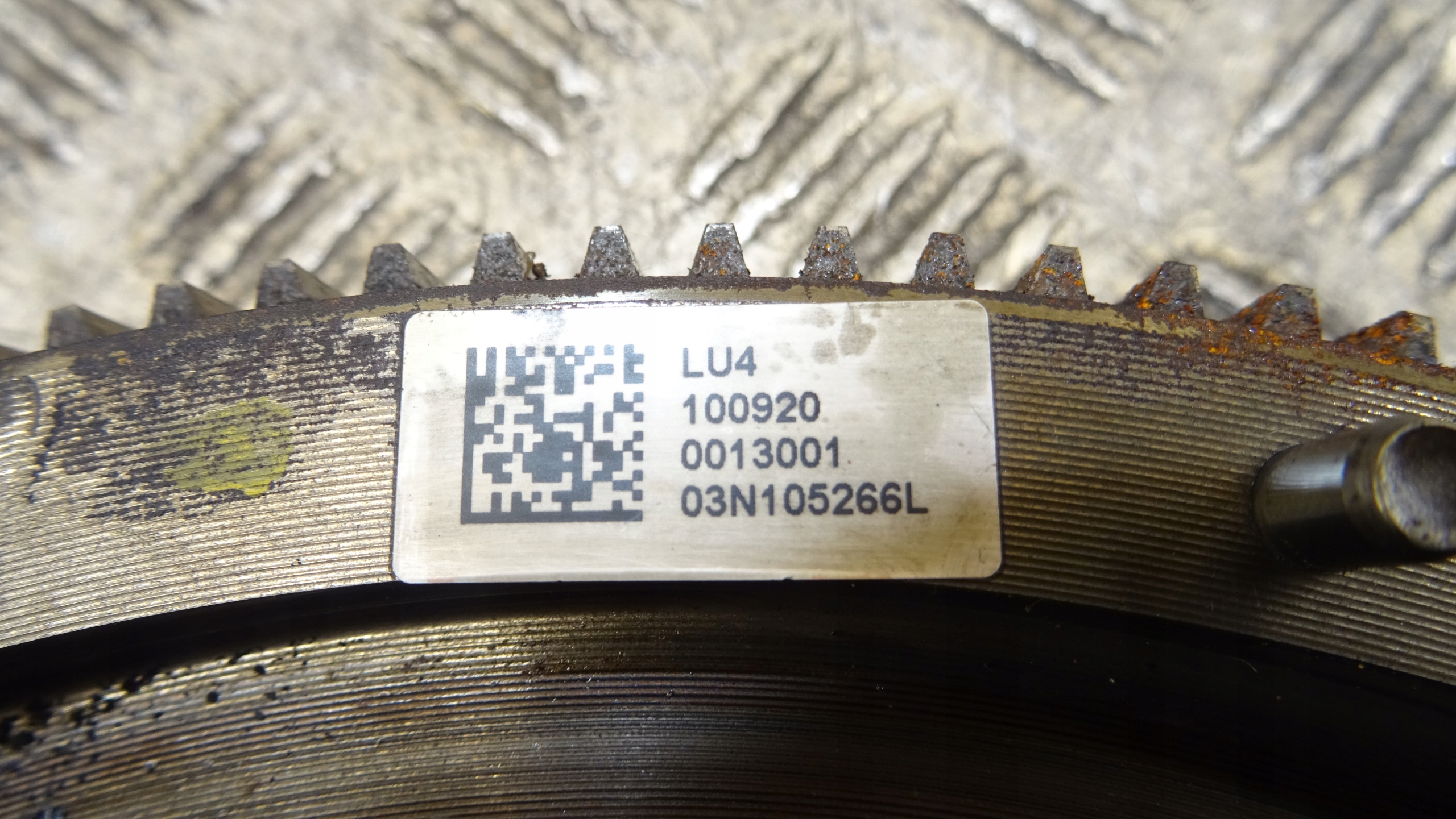Volkswagen OE 04L141015P Montage Embrayage
