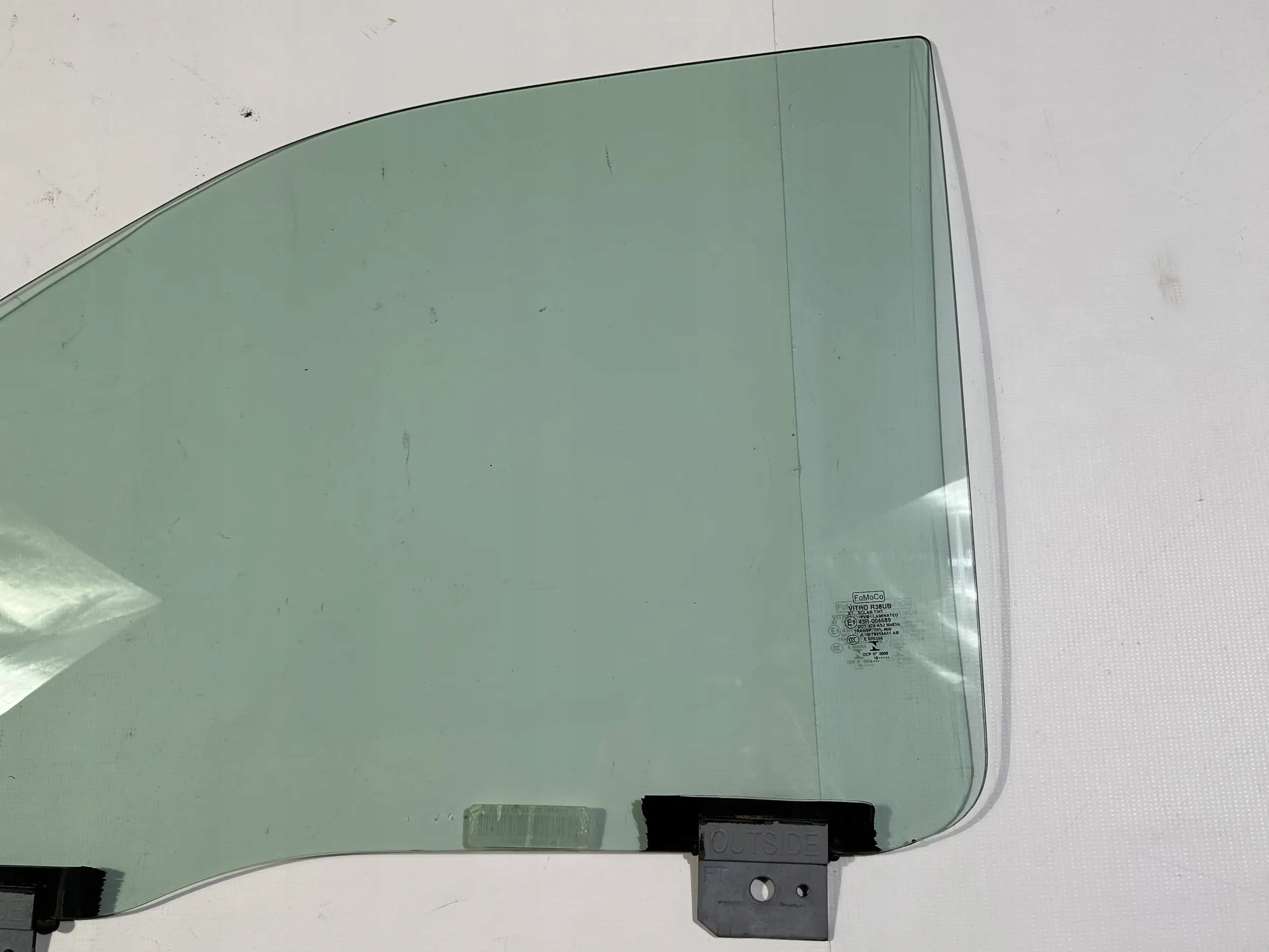 window front front side left Ford Expedition 2018+