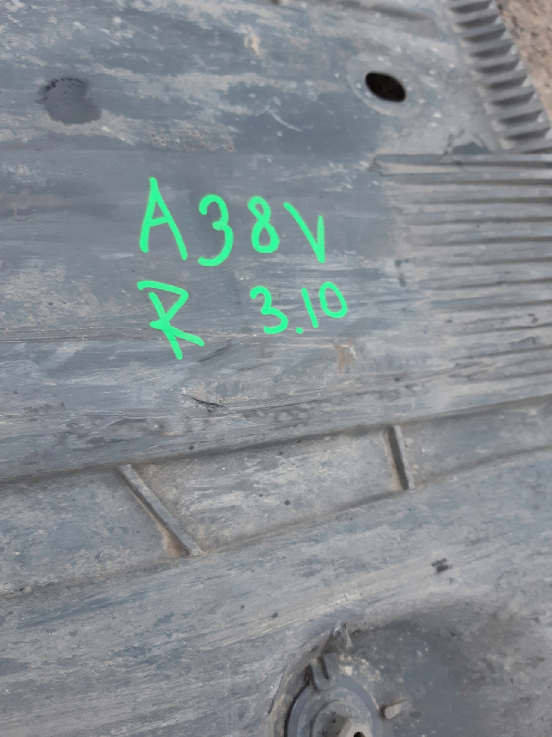 AUDI A3 8V Blende Abdeckung abdeckung des Bodens Unterfahrschutz rechts 5Q0825202L