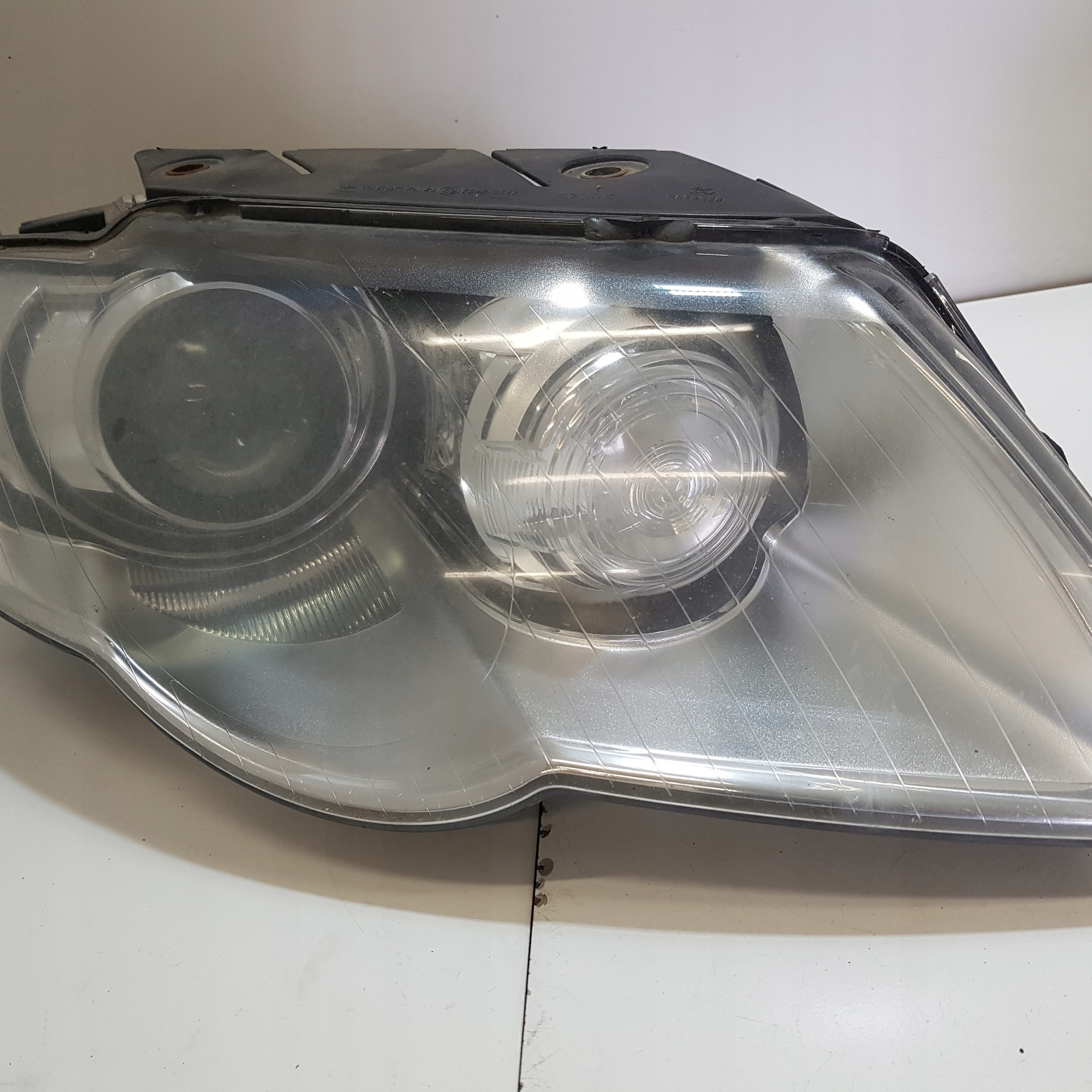 light right front VW PASSAT B6 VALEO BI-XENON 3C0941754G 3D0907391B