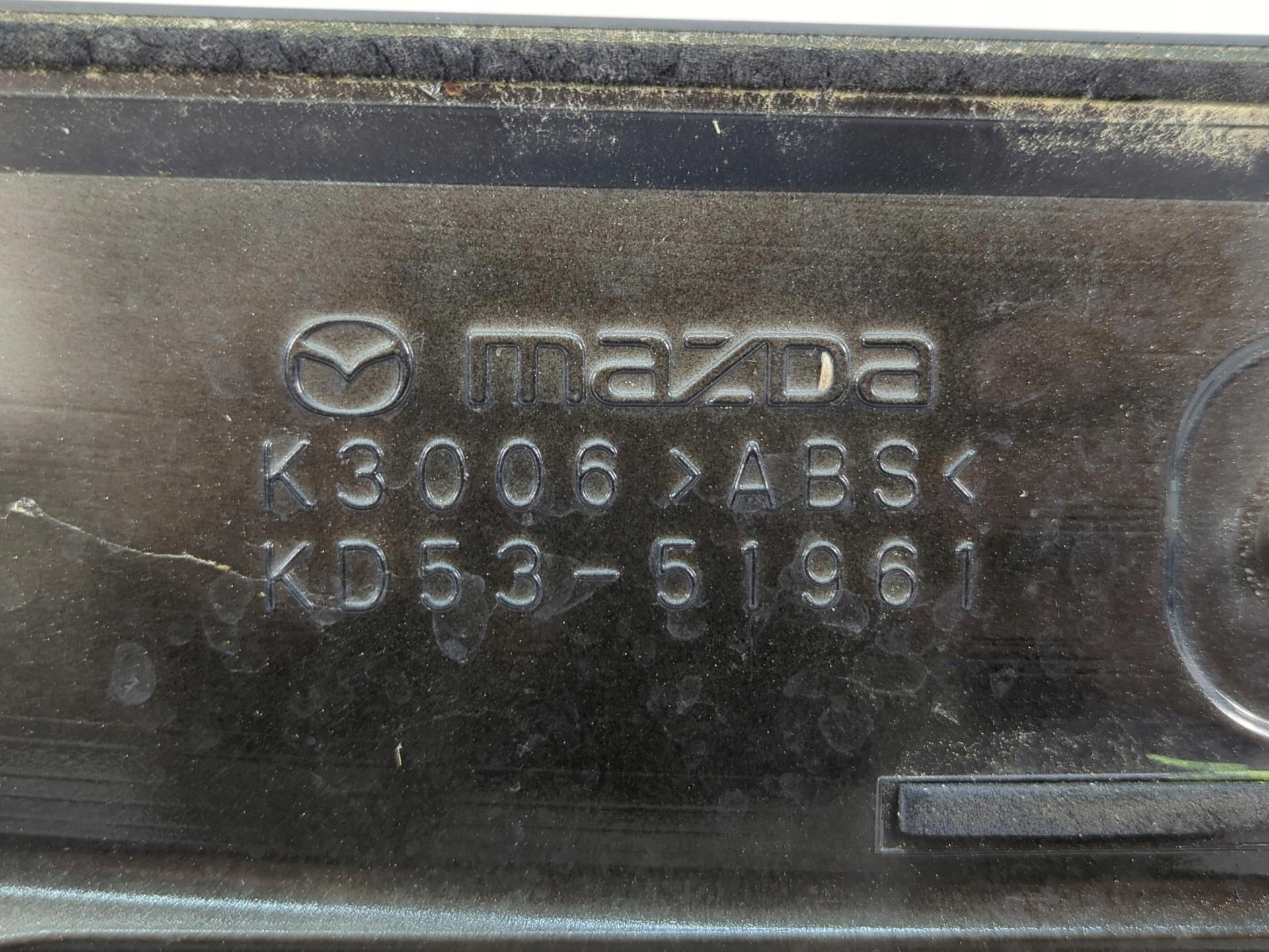 спойлер крышки багажника mazda 2018 KD53-51961 KD6 2