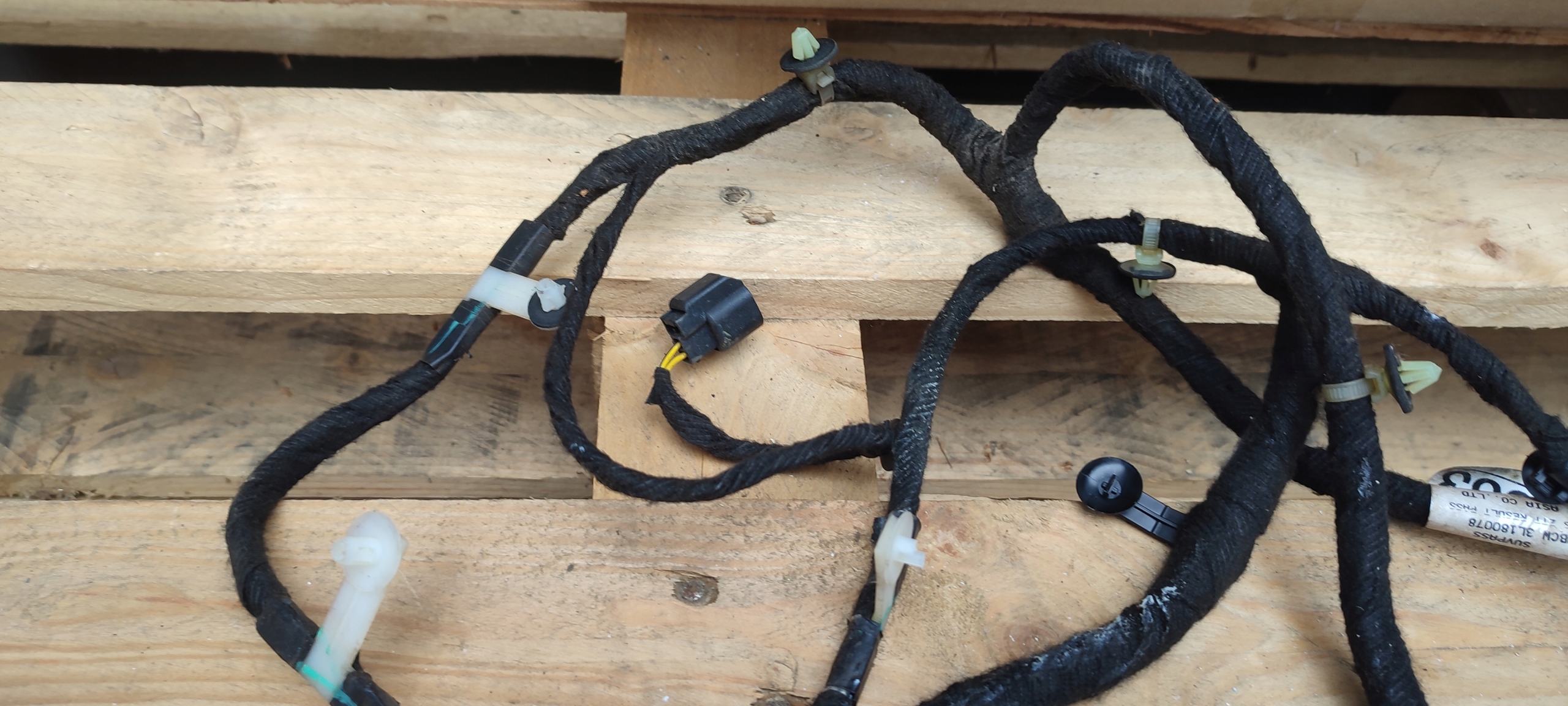 wiring bundle door front PRAWYCH OPEL MOKKA A 95385083