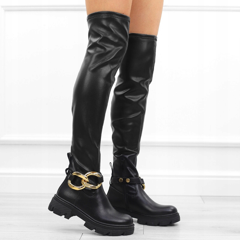 Černé dámské kozačky za koleno, elastické mušketýrky, eko kůže, řetěz