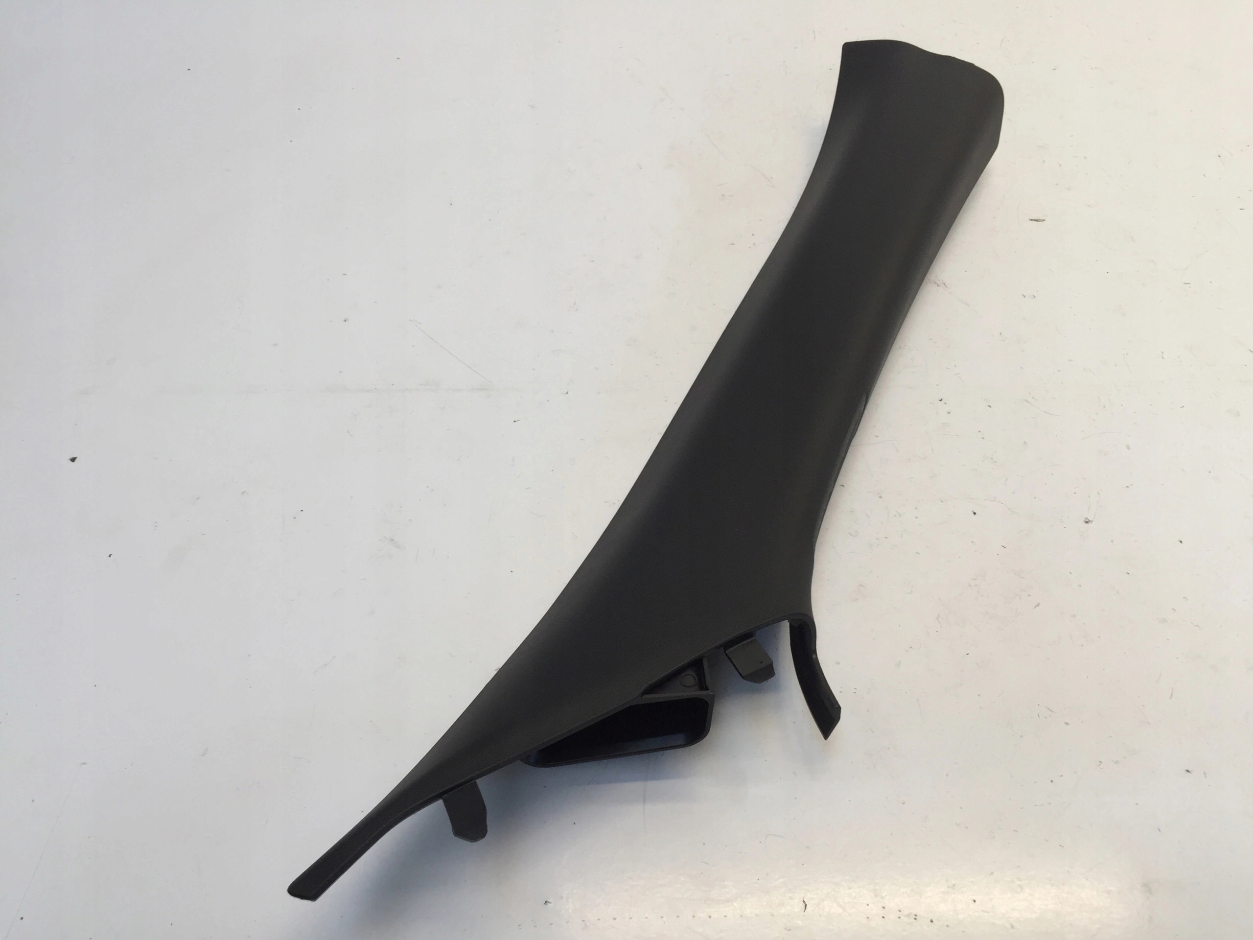 FORD KUGA MK3 III 3 2021 PRAWA OSLONA SLUPKA PRZOD