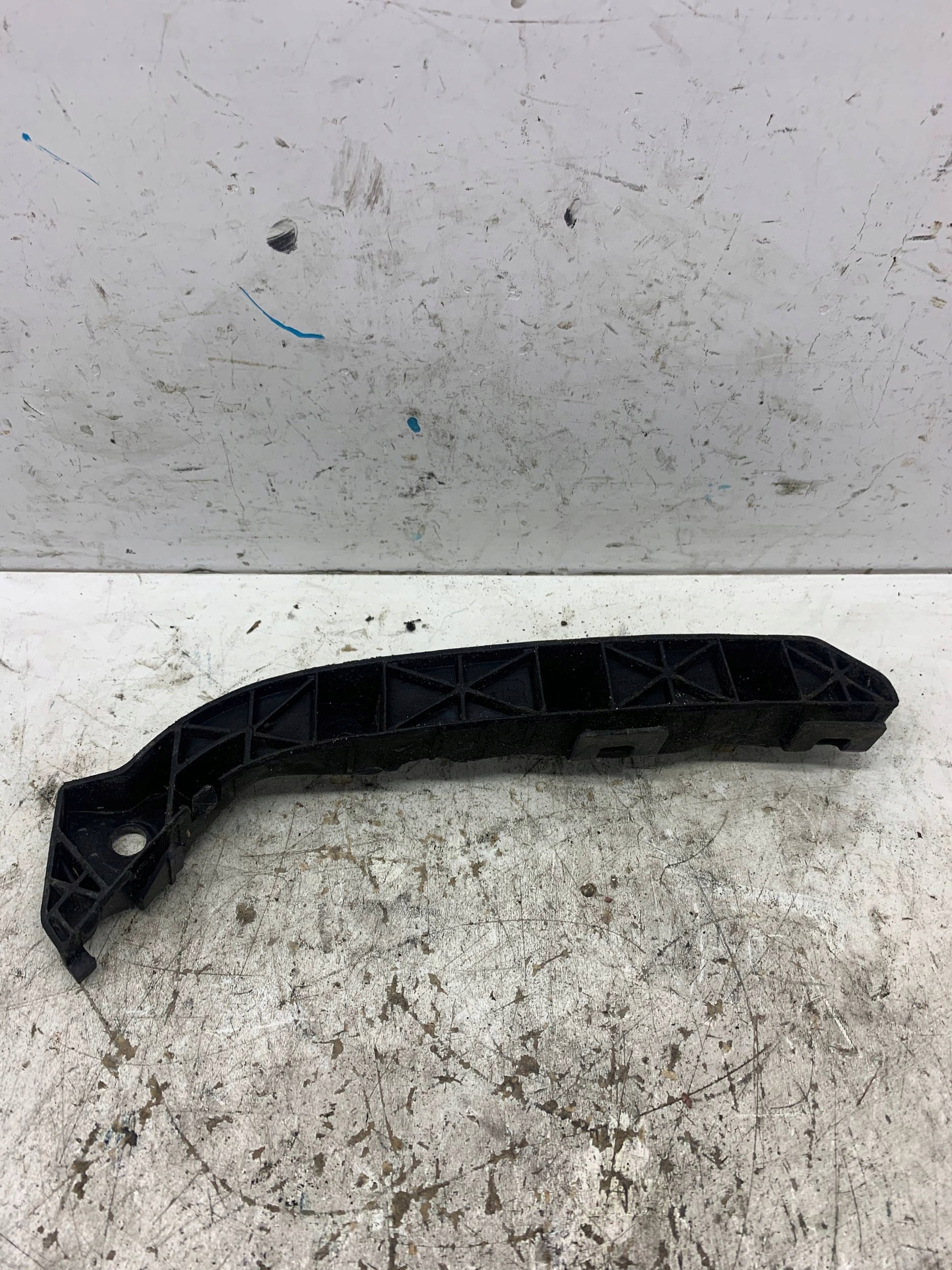 bumper bracket right front front 86516-3Z000 HYUNDAI I40 (2011-2014)