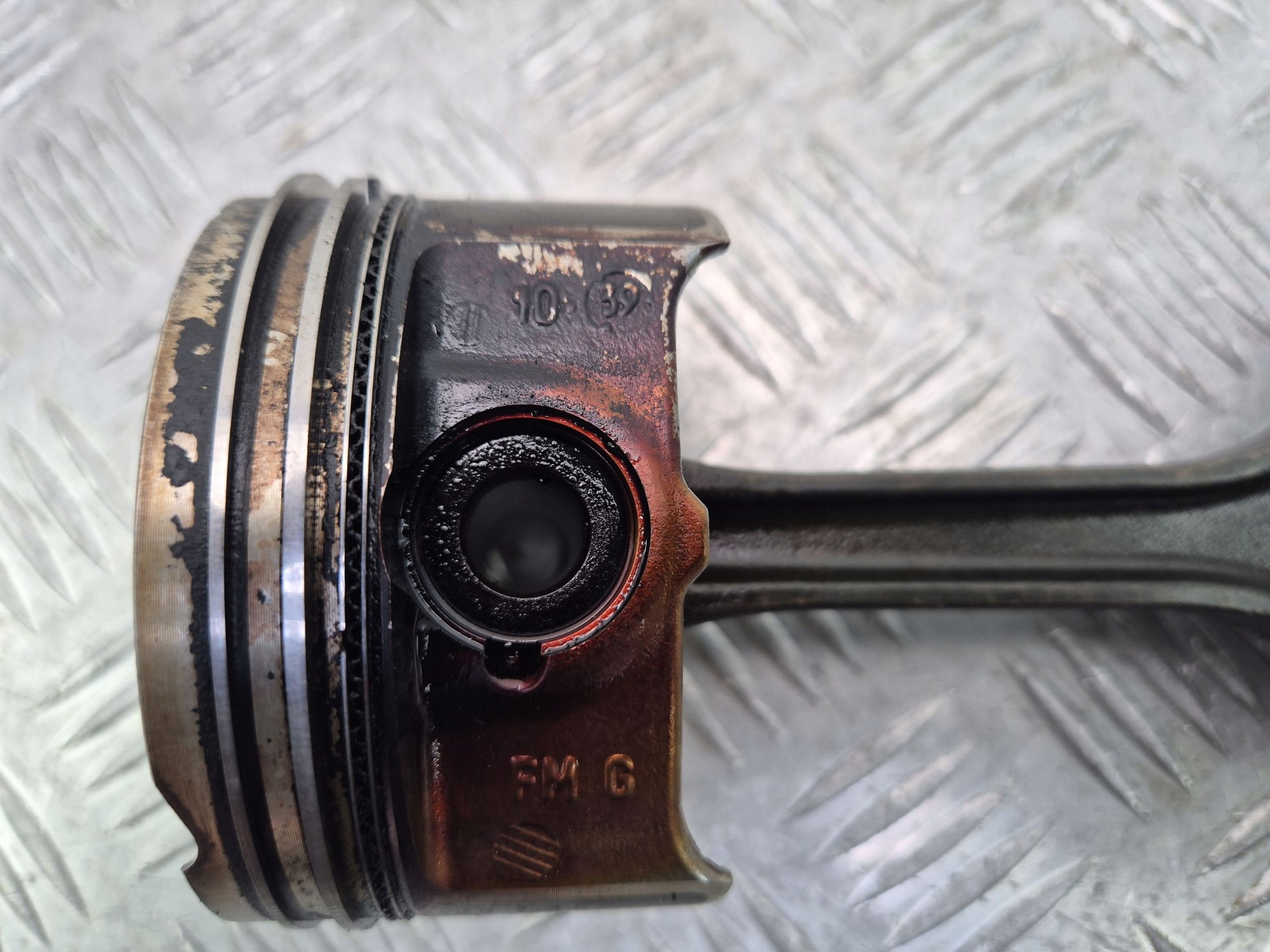 piston with connecting rod Mercedes C200 CGI W204 0821RA M271